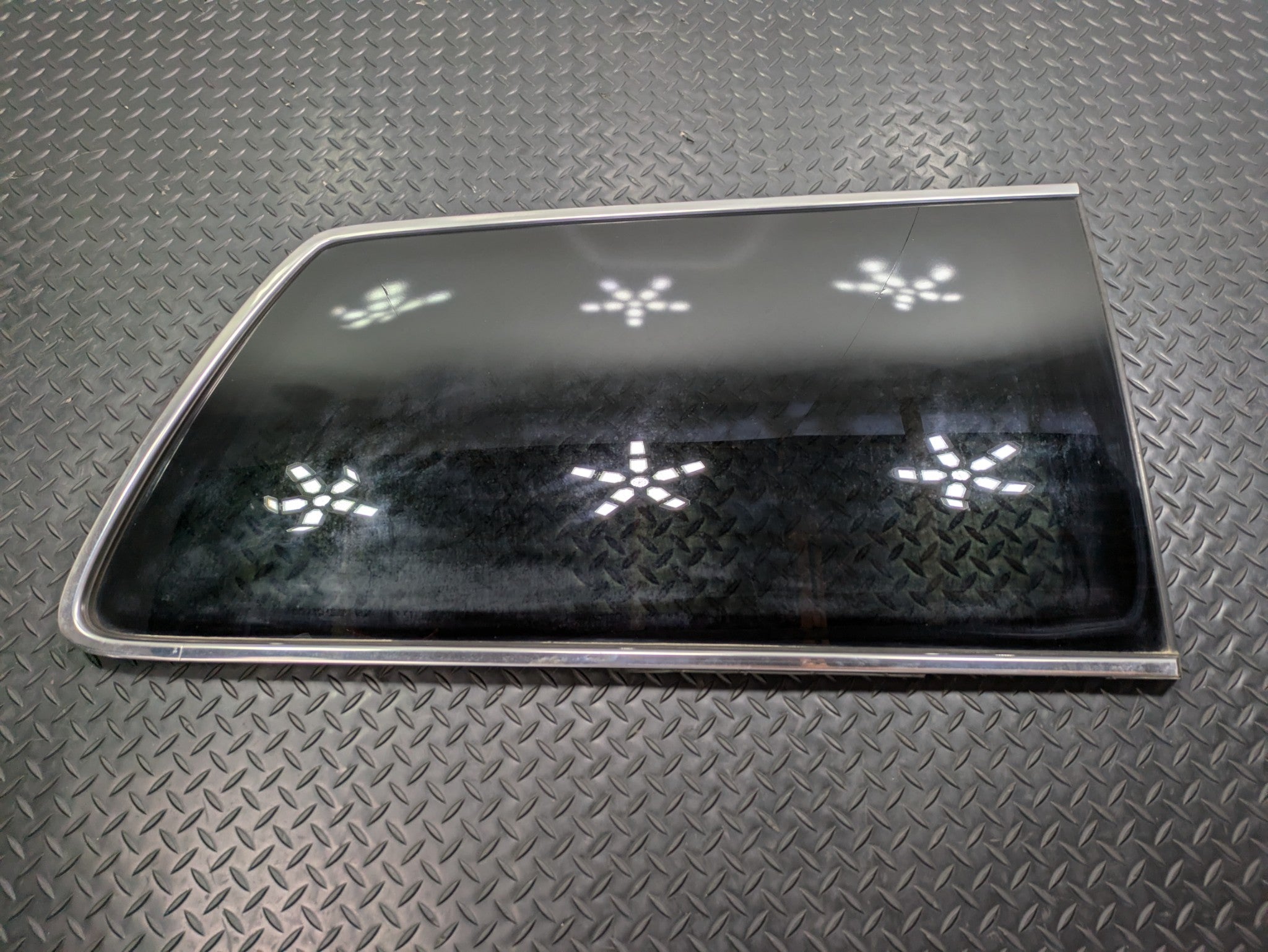 05 - 10 OEM HONDA ODYSSEY REAR RIGHT PASSENGER SIDE DOOR WINDOW QUARTER GLASS
