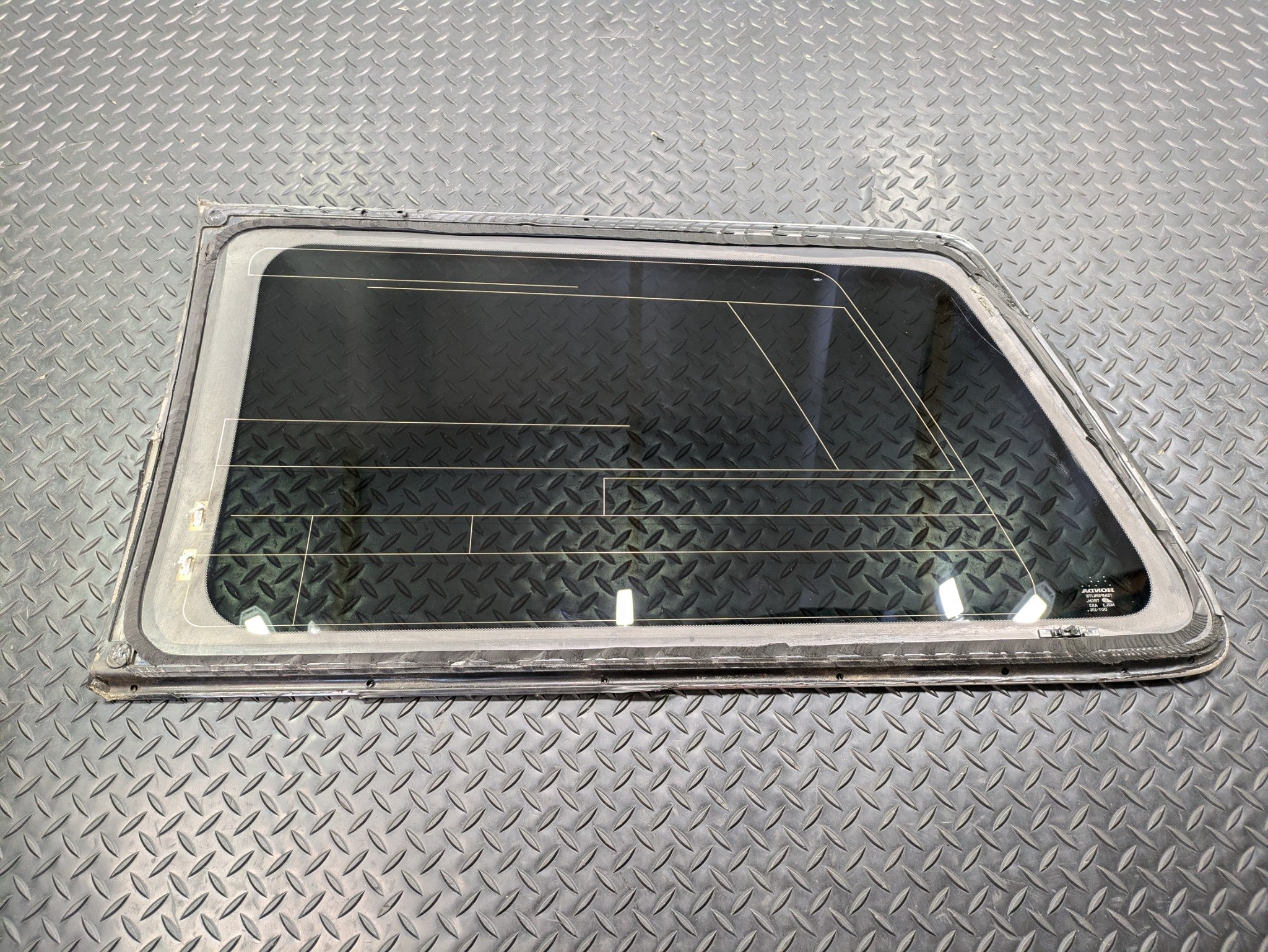 05 - 10 OEM HONDA ODYSSEY REAR RIGHT PASSENGER SIDE DOOR WINDOW QUARTER GLASS