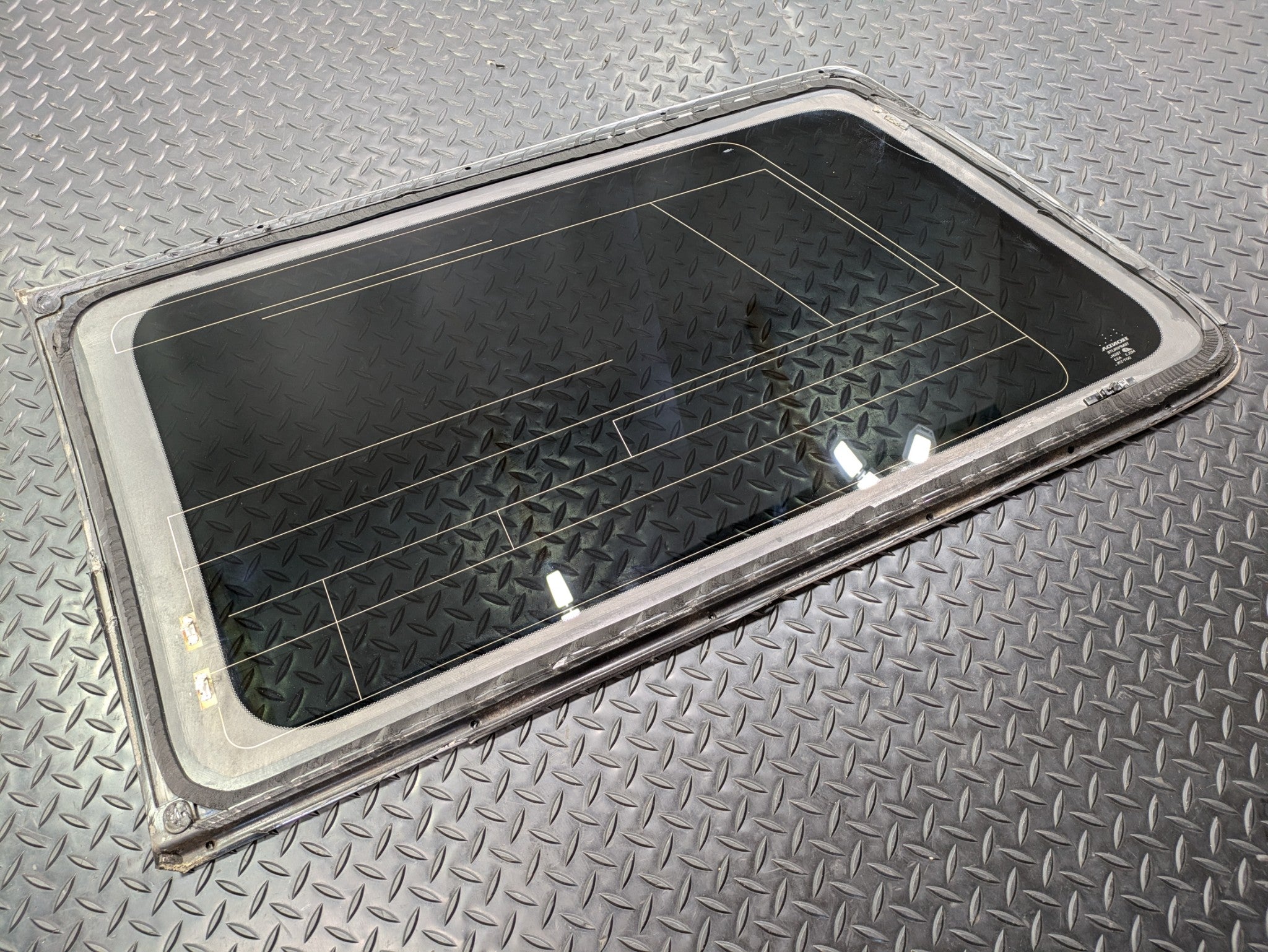 05 - 10 OEM HONDA ODYSSEY REAR RIGHT PASSENGER SIDE DOOR WINDOW QUARTER GLASS