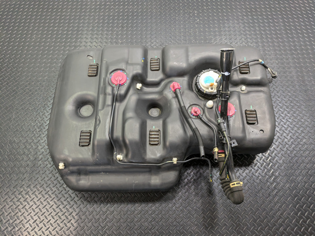 05 - 10 OEM HONDA ODYSSEY FUEL TANK RESERVOIR ASSEMBLY