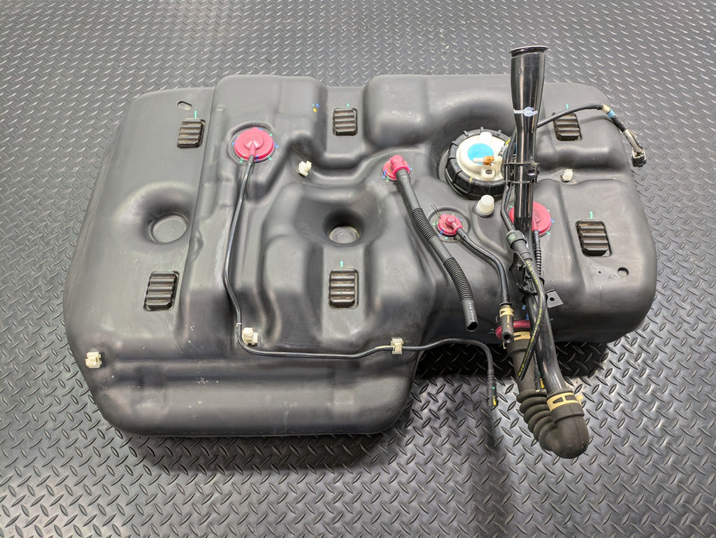 05 - 10 OEM HONDA ODYSSEY FUEL TANK RESERVOIR ASSEMBLY