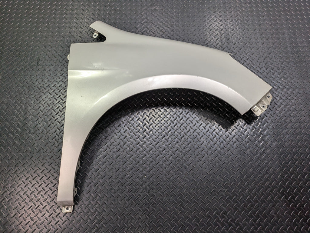 05 - 10 OEM HONDA ODYSSEY FRONT RIGHT PASSENGER SIDE FENDER SILVER