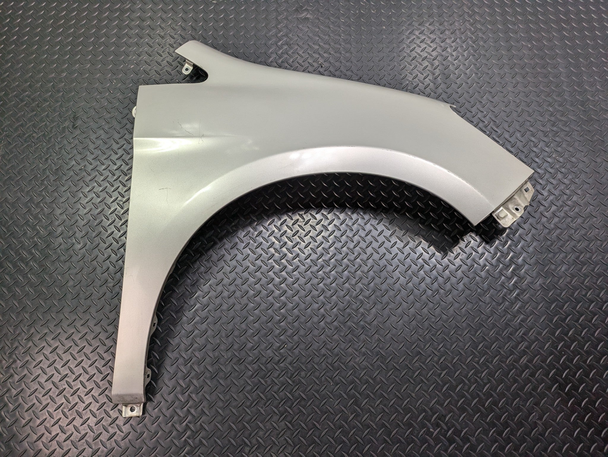 05 - 10 OEM HONDA ODYSSEY FRONT RIGHT PASSENGER SIDE FENDER SILVER