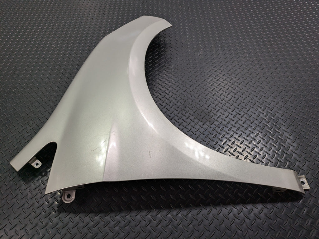 05 - 10 OEM HONDA ODYSSEY FRONT RIGHT PASSENGER SIDE FENDER SILVER