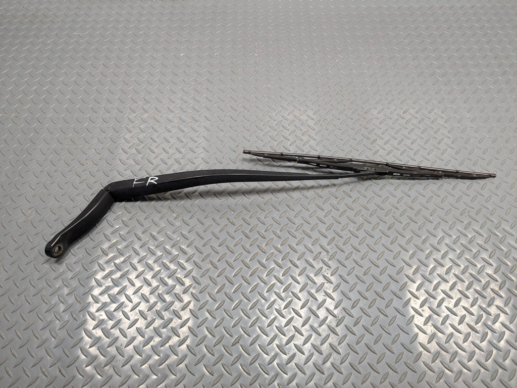 05 - 10 OEM HONDA ODYSSEY FRONT RIGHT PASSENGER SIDE WINDSHIELD WIPER ARM