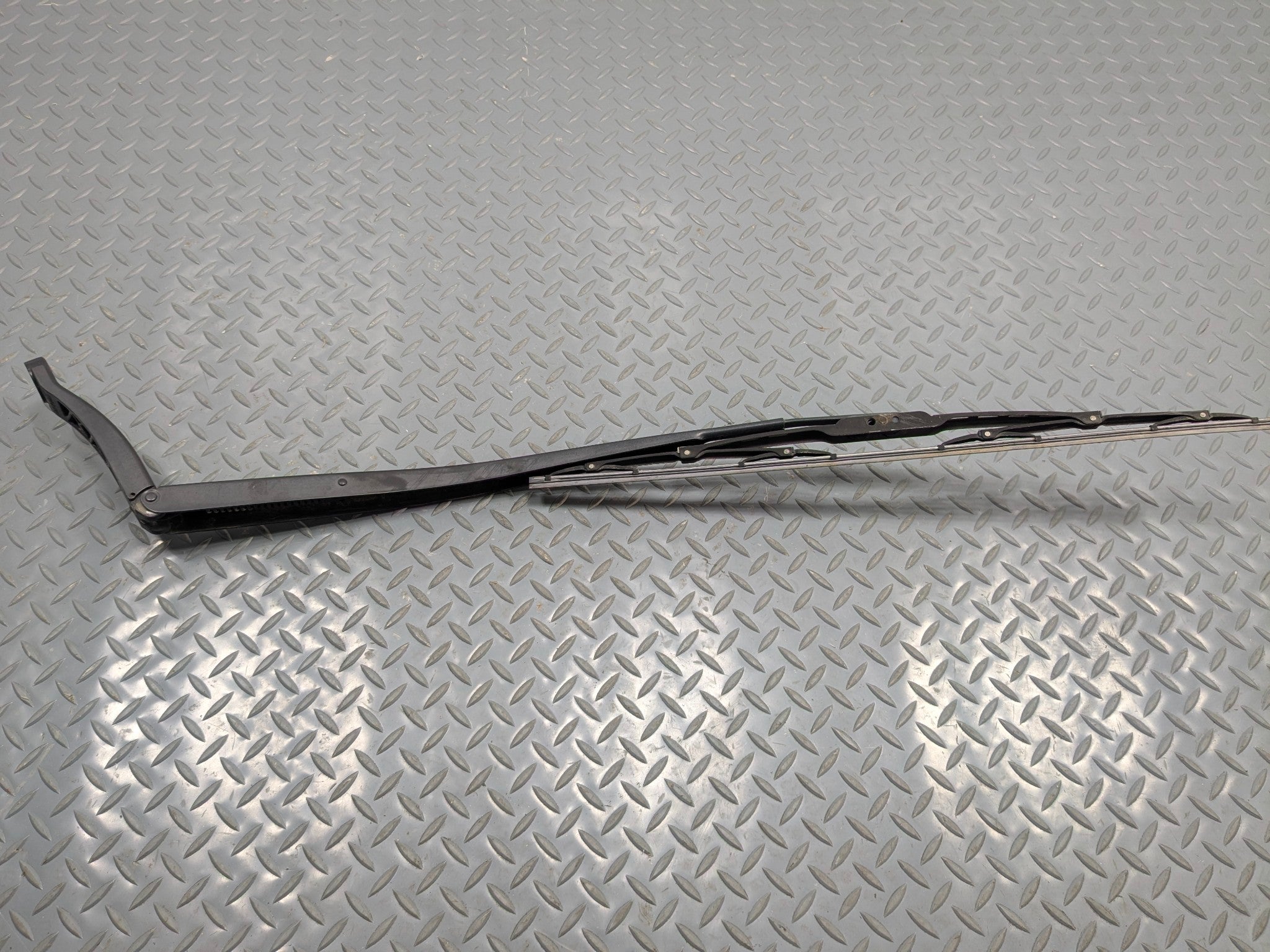 05 - 10 OEM HONDA ODYSSEY FRONT RIGHT PASSENGER SIDE WINDSHIELD WIPER ARM