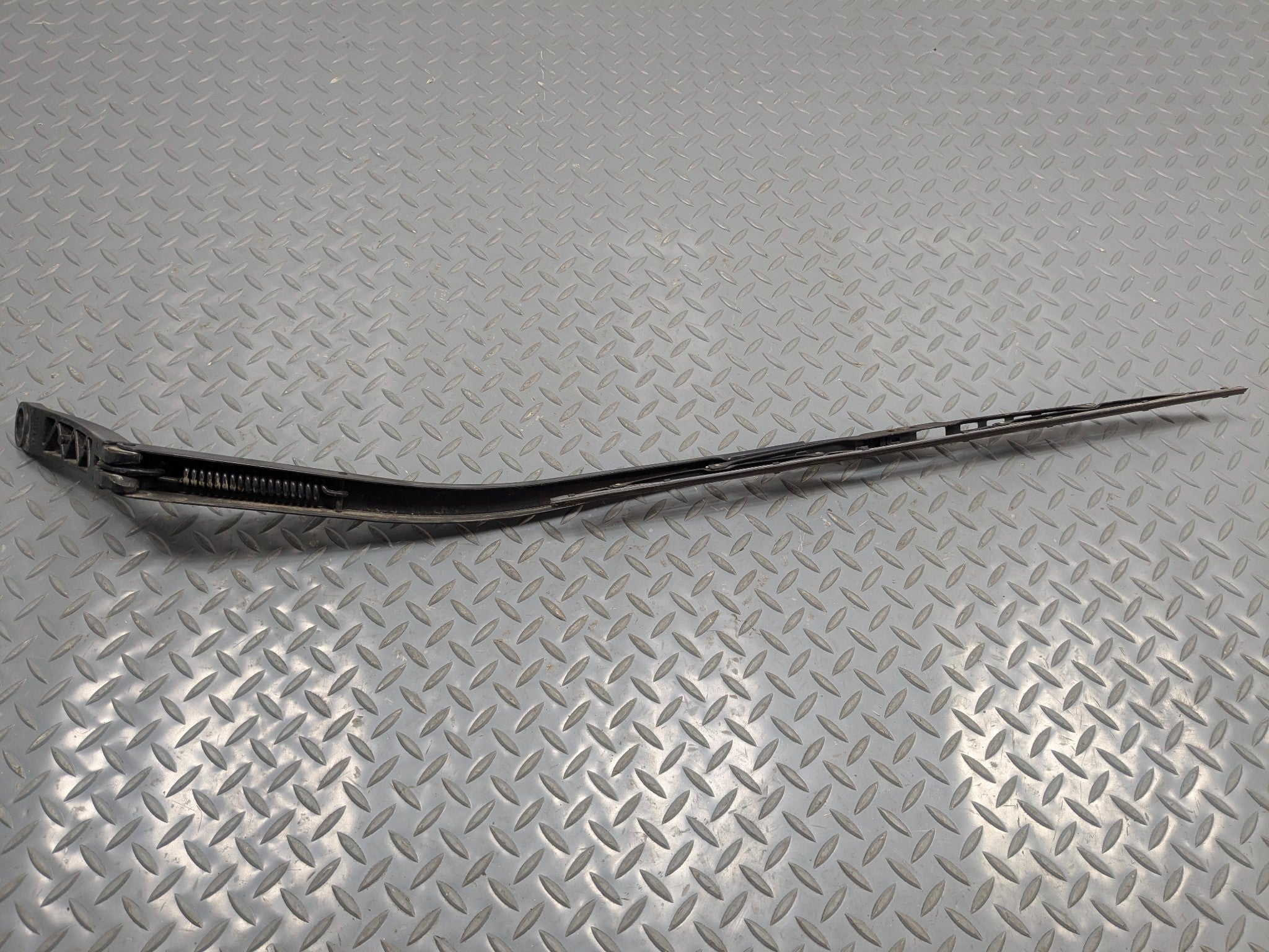 05 - 10 OEM HONDA ODYSSEY FRONT RIGHT PASSENGER SIDE WINDSHIELD WIPER ARM