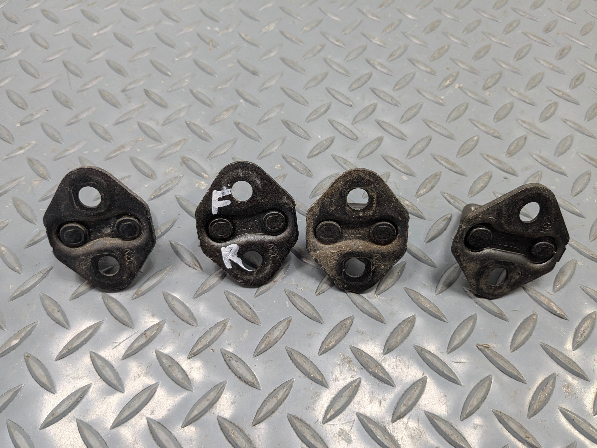 05 - 10 OEM HONDA ODYSSEY FRONT AND REAR DOOR LOCK LATCH STRIKER PLATE SET OF 4