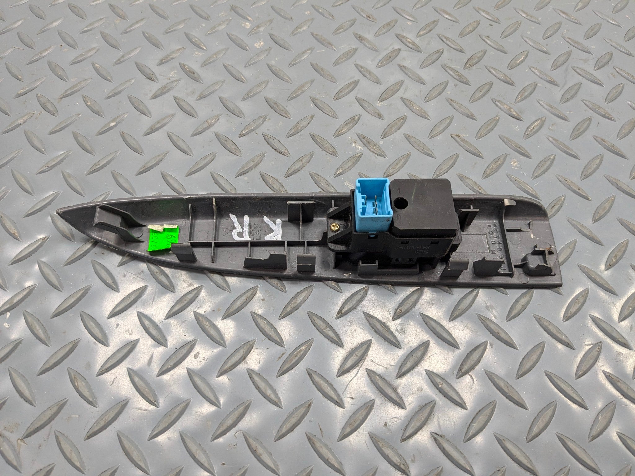 05 - 10 OEM HONDA ODYSSEY REAR RIGHT PASSENGER SIDE POWER WINDOW MIRROR SWITCH