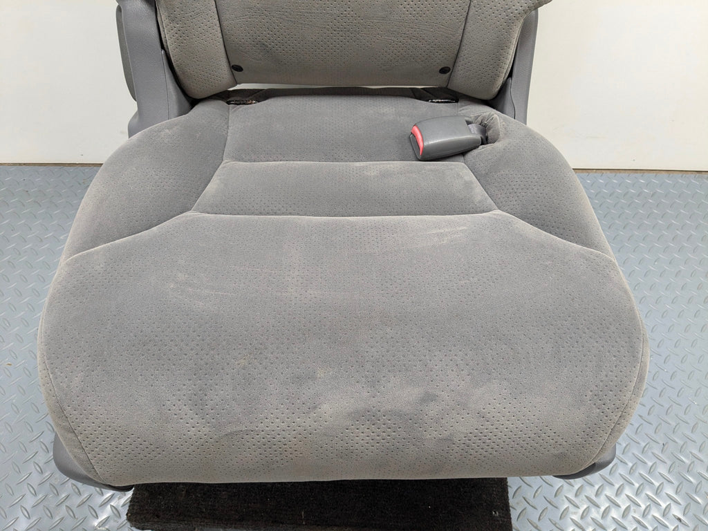 05 - 10 OEM HONDA ODYSSEY REAR RIGHT SIDE SECOND ROW SEAT WITH SEATBELT BUCKLE