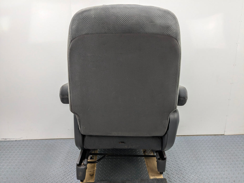 05 - 10 OEM HONDA ODYSSEY REAR RIGHT SIDE SECOND ROW SEAT WITH SEATBELT BUCKLE