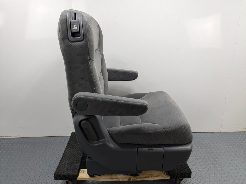 05 - 10 OEM HONDA ODYSSEY REAR RIGHT SIDE SECOND ROW SEAT WITH SEATBELT BUCKLE