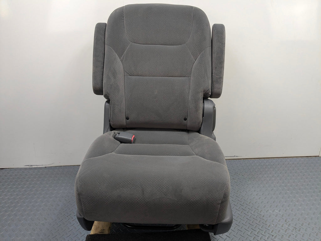 05 - 10 OEM HONDA ODYSSEY REAR LEFT SIDE SECOND ROW SEAT WITH SEATBELT BUCKLE