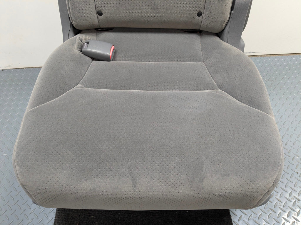 05 - 10 OEM HONDA ODYSSEY REAR LEFT SIDE SECOND ROW SEAT WITH SEATBELT BUCKLE