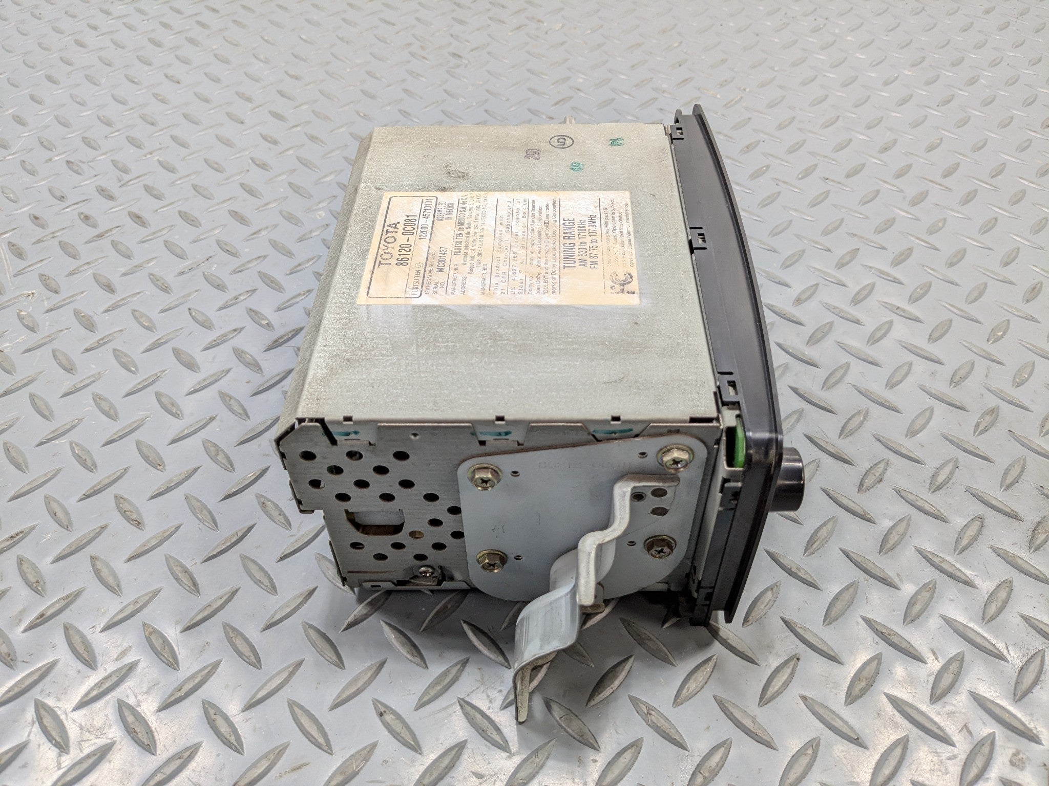 2000 - 2004 OEM TOYOTA TUNDRA AUDIO RADIO CD PLAYER EQUIPMENT RECEIVER