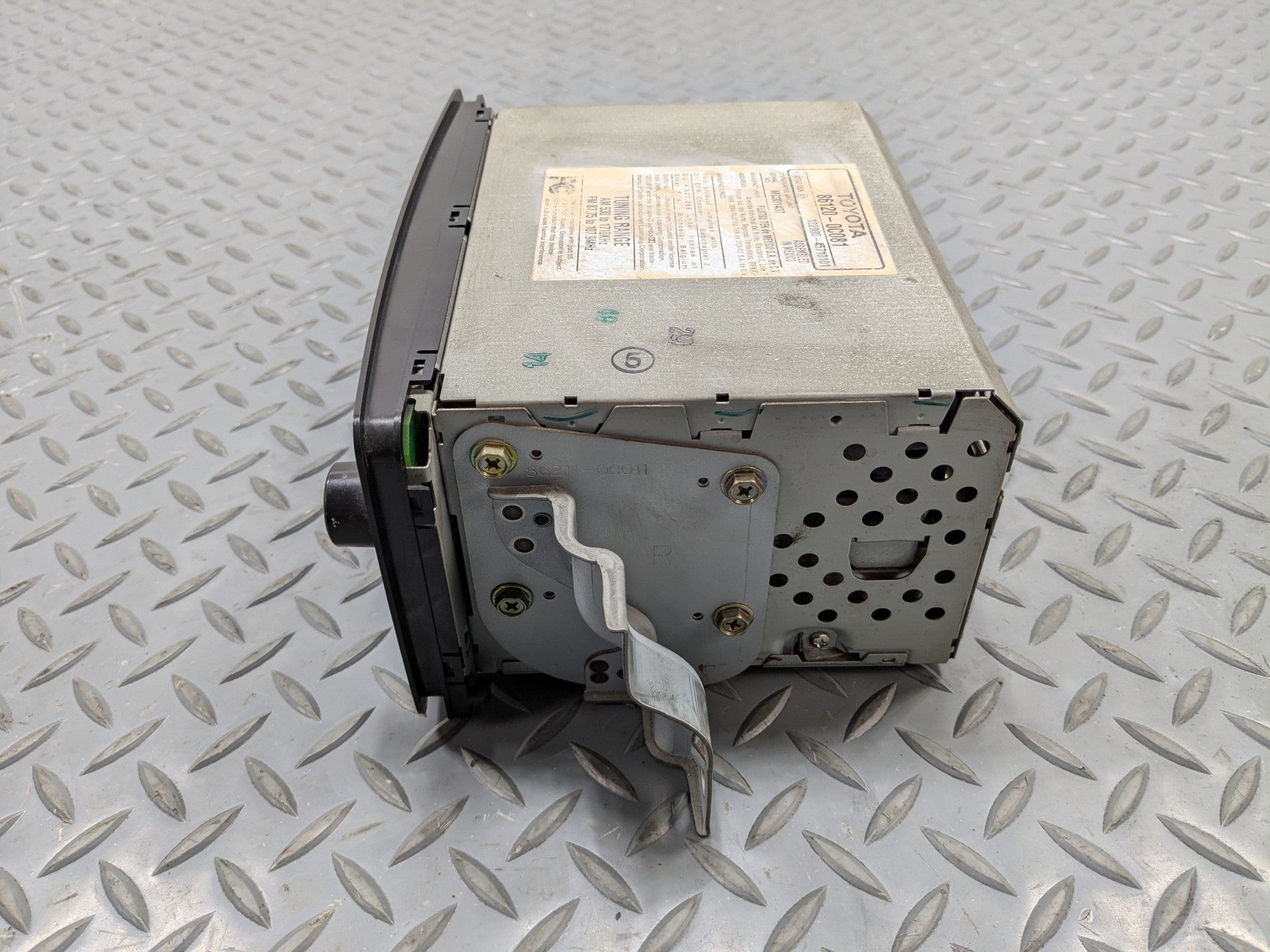 2000 - 2004 OEM TOYOTA TUNDRA AUDIO RADIO CD PLAYER EQUIPMENT RECEIVER