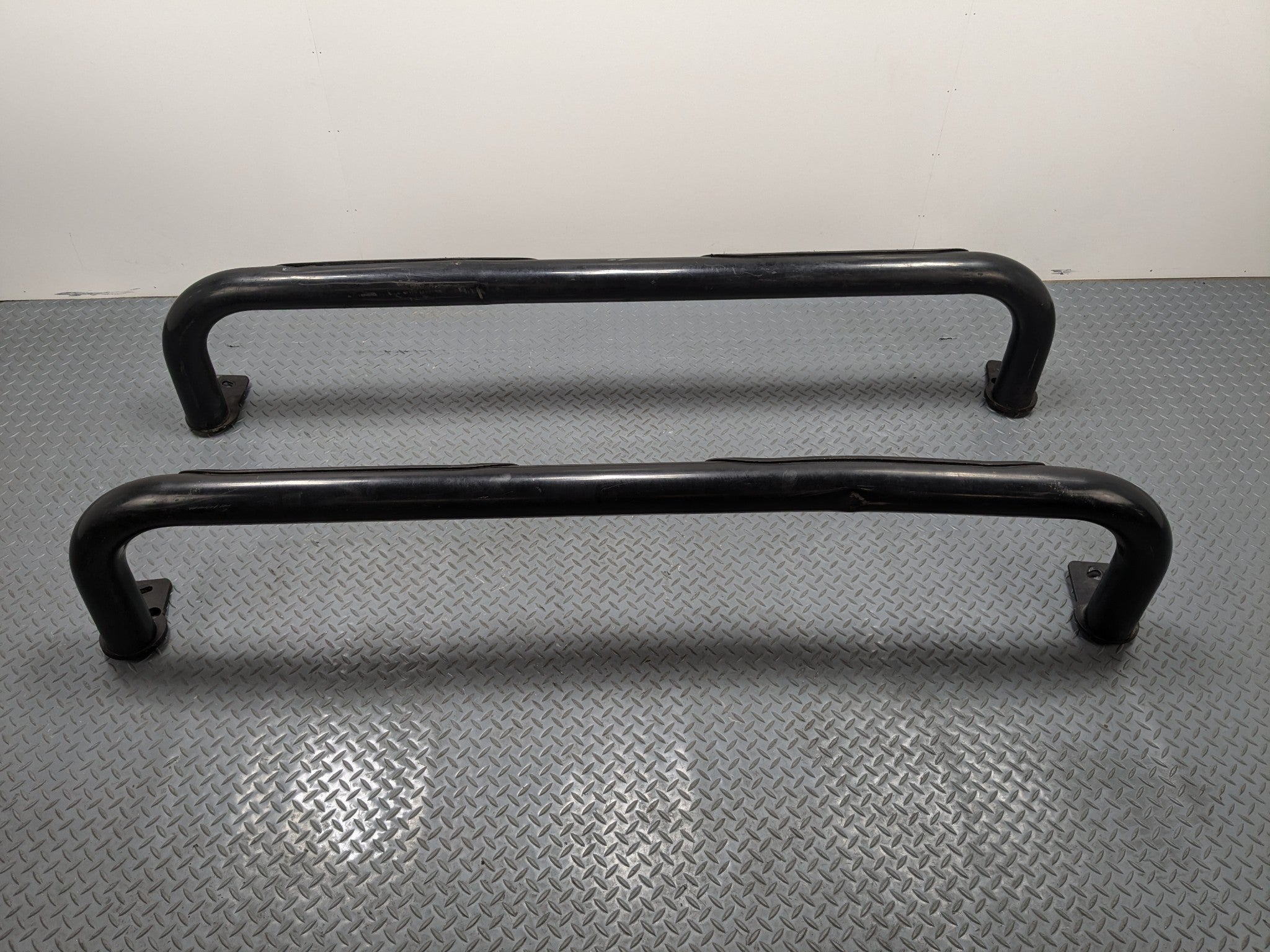 00 - 04 OEM TOYOTA TUNDRA LEFT AND RIGHT SIDE RUNNING BOARD STEP BAR ASSEMBLY