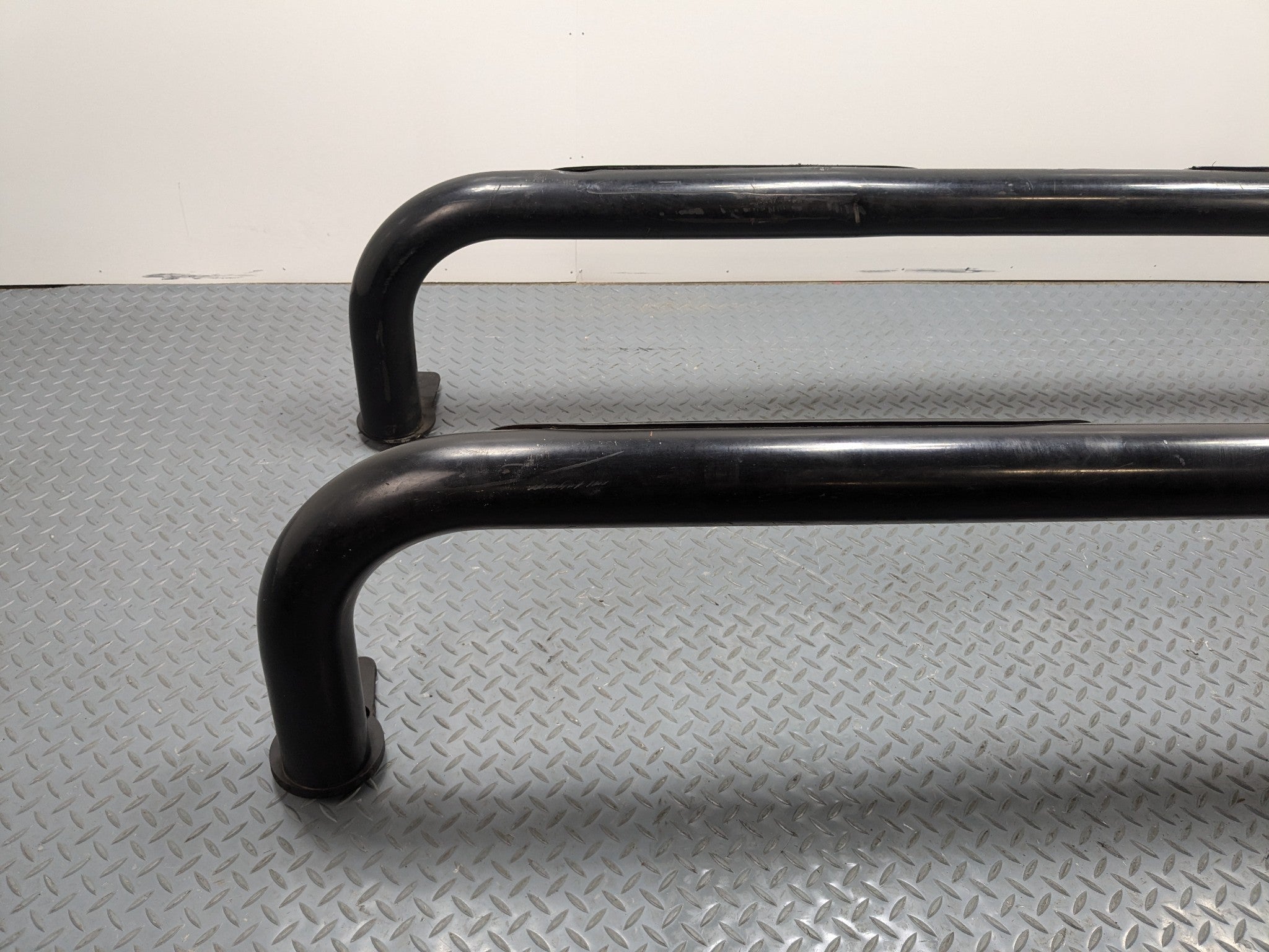00 - 04 OEM TOYOTA TUNDRA LEFT AND RIGHT SIDE RUNNING BOARD STEP BAR ASSEMBLY