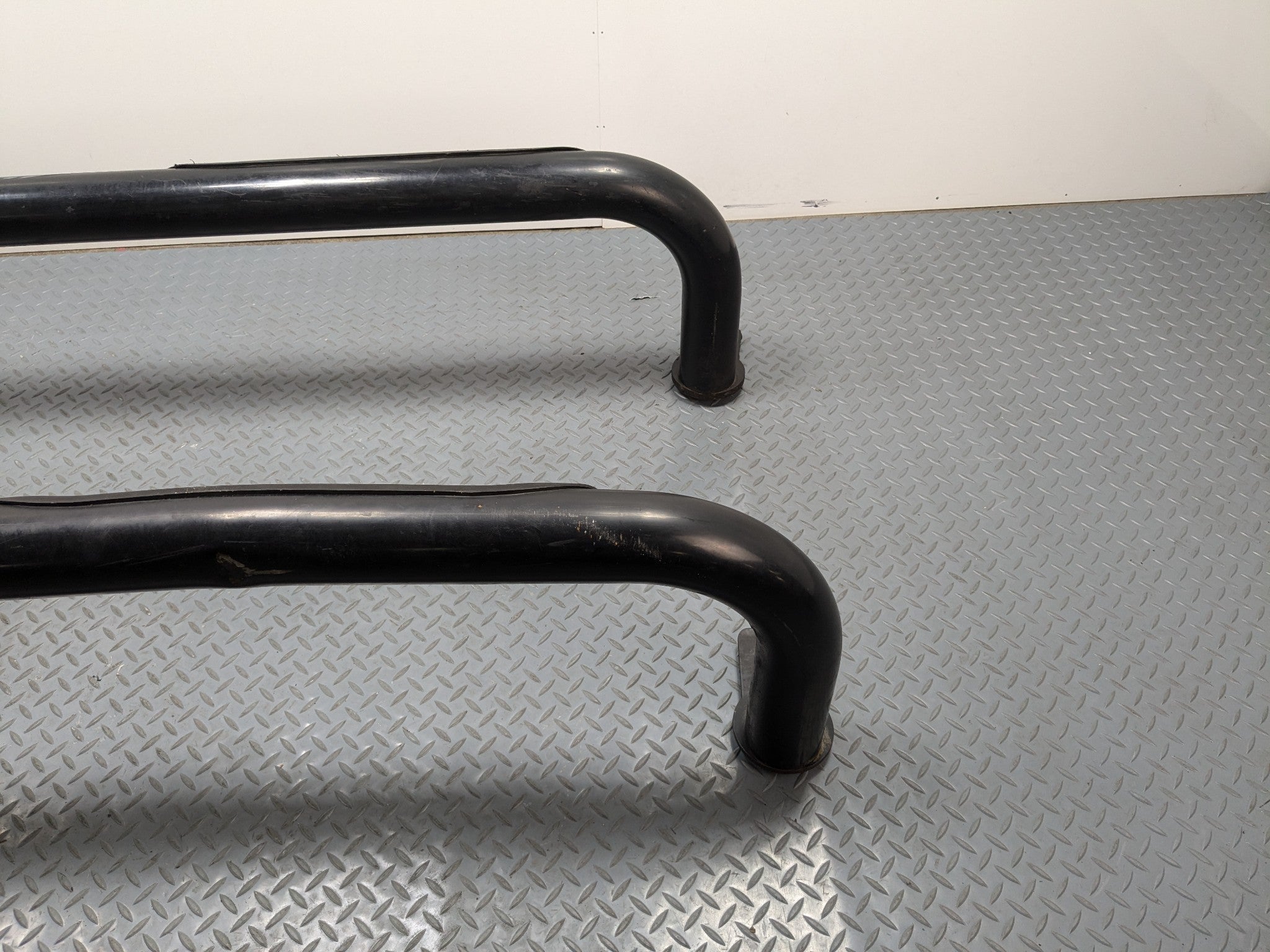 00 - 04 OEM TOYOTA TUNDRA LEFT AND RIGHT SIDE RUNNING BOARD STEP BAR ASSEMBLY