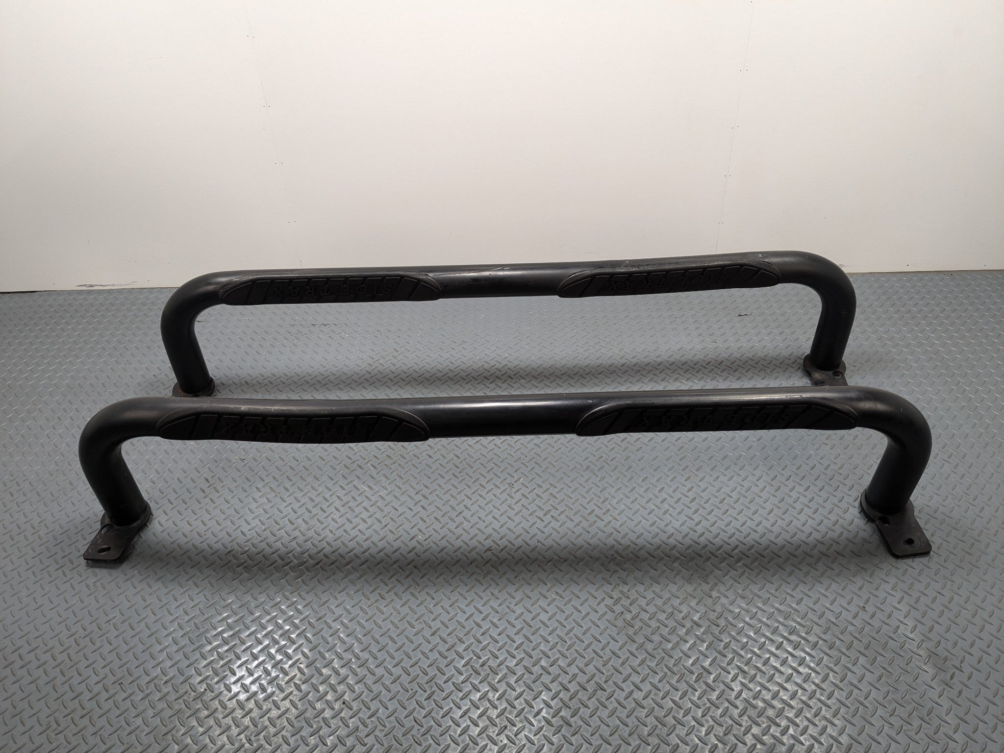 00 - 04 OEM TOYOTA TUNDRA LEFT AND RIGHT SIDE RUNNING BOARD STEP BAR ASSEMBLY