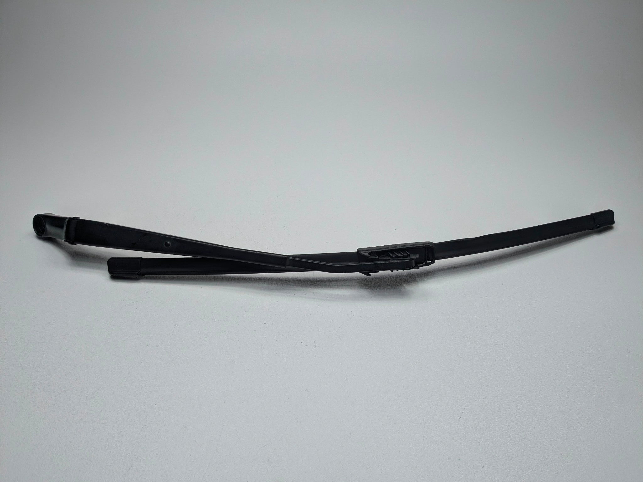 2006 - 2008 OEM PORSCHE CAYMAN FRONT LEFT DRIVER SIDE WINDSHIELD WIPER ARM