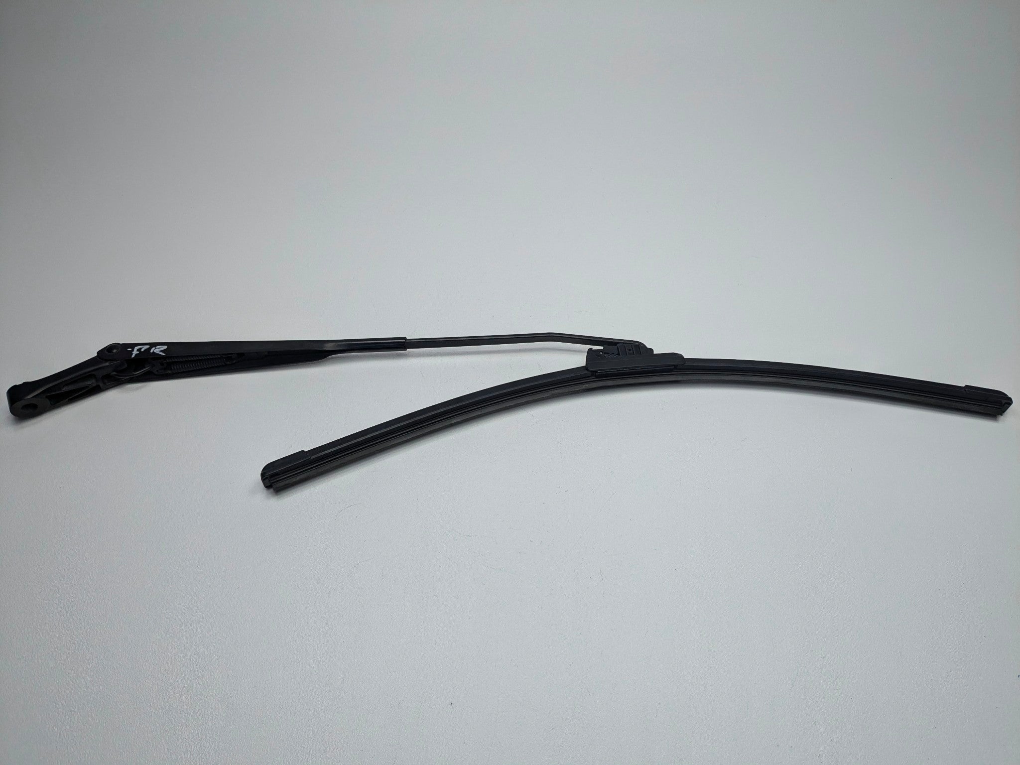 2006 - 2008 OEM PORSCHE CAYMAN FRONT RIGHT PASSENGER SIDE WINDSHIELD WIPER ARM