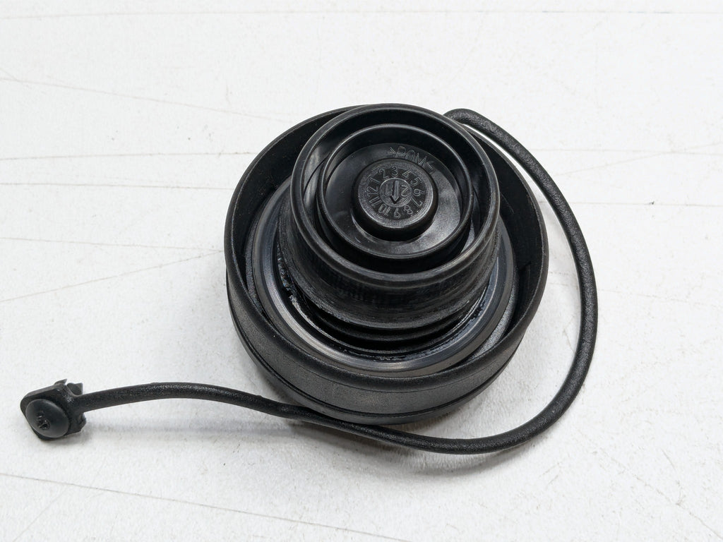 2006 - 2008 OEM PORSCHE CAYMAN GASOLINE FUEL TANK FILLER NECK COVER CAP