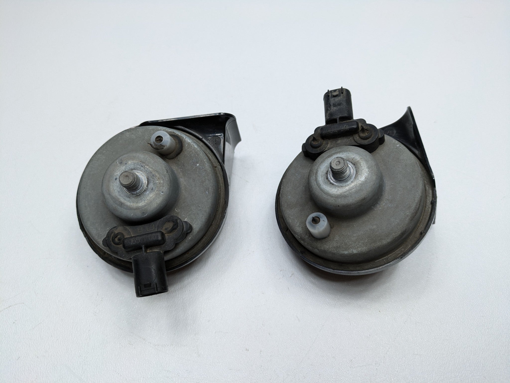 2006 - 2008 OEM PORSCHE CAYMAN FRONT LEFT AND RIGHT HIGH AND LOW TONE HORN SET