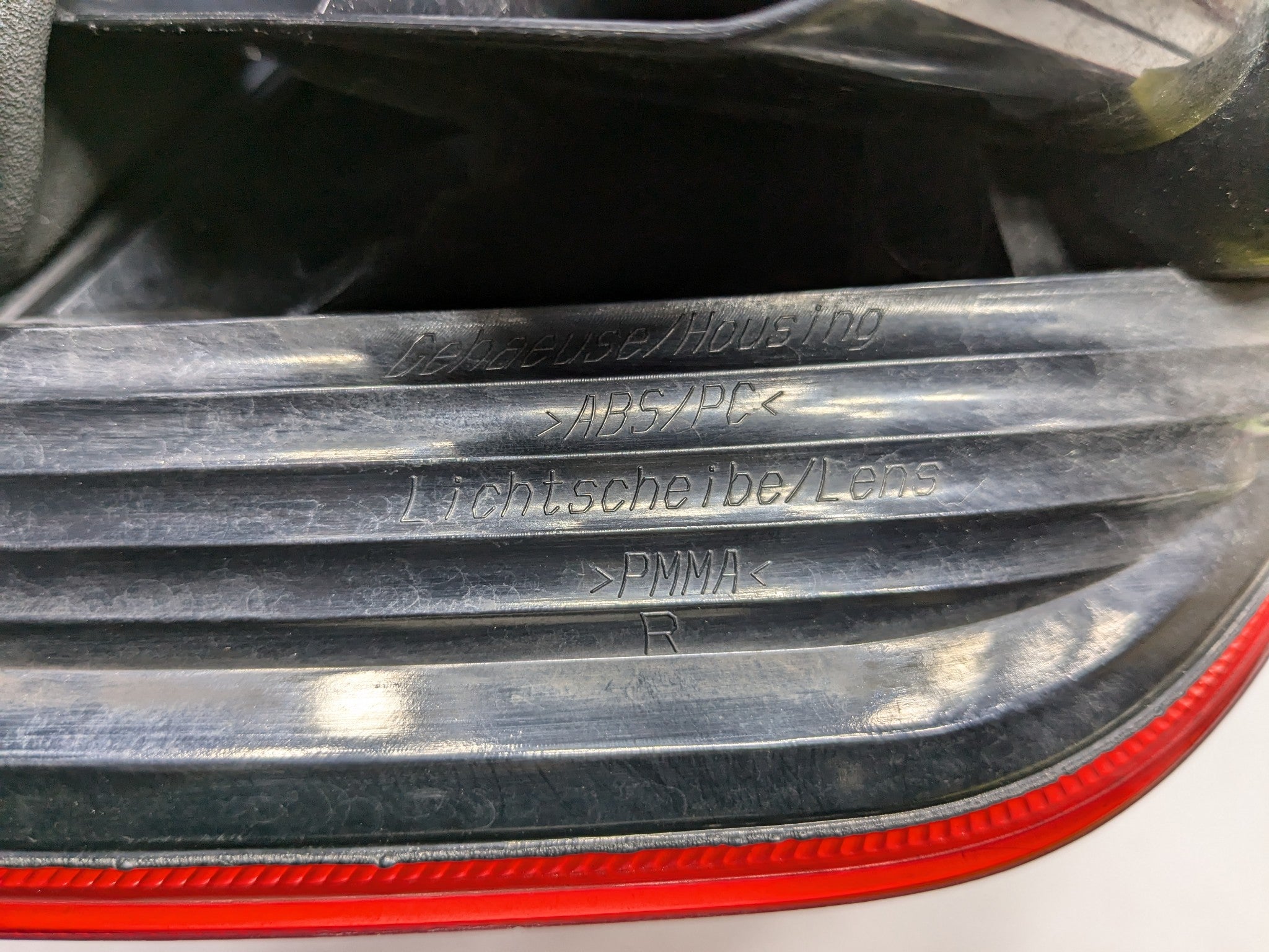 2006 - 2008 OEM PORSCHE CAYMAN REAR RIGHT PASSENGER SIDE TAIL LIGHT ASSEMBLY