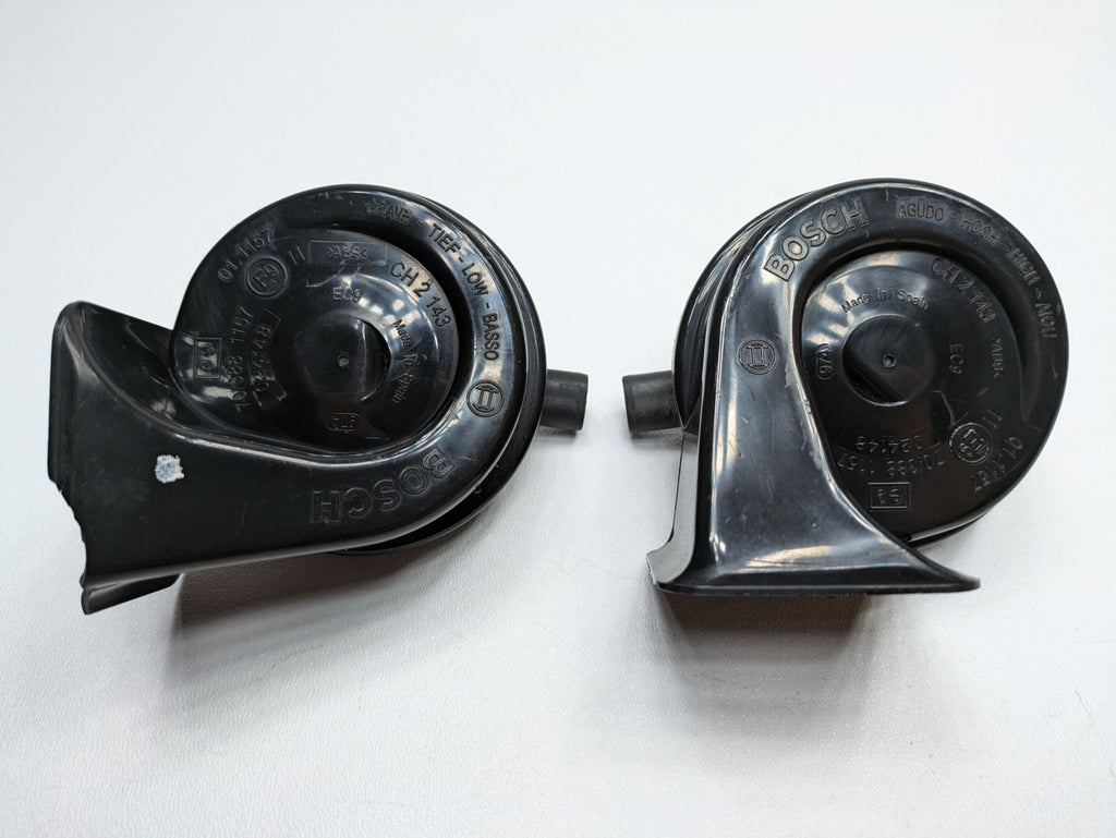 2006 - 2008 OEM PORSCHE CAYMAN FRONT LEFT AND RIGHT HIGH AND LOW TONE HORN SET