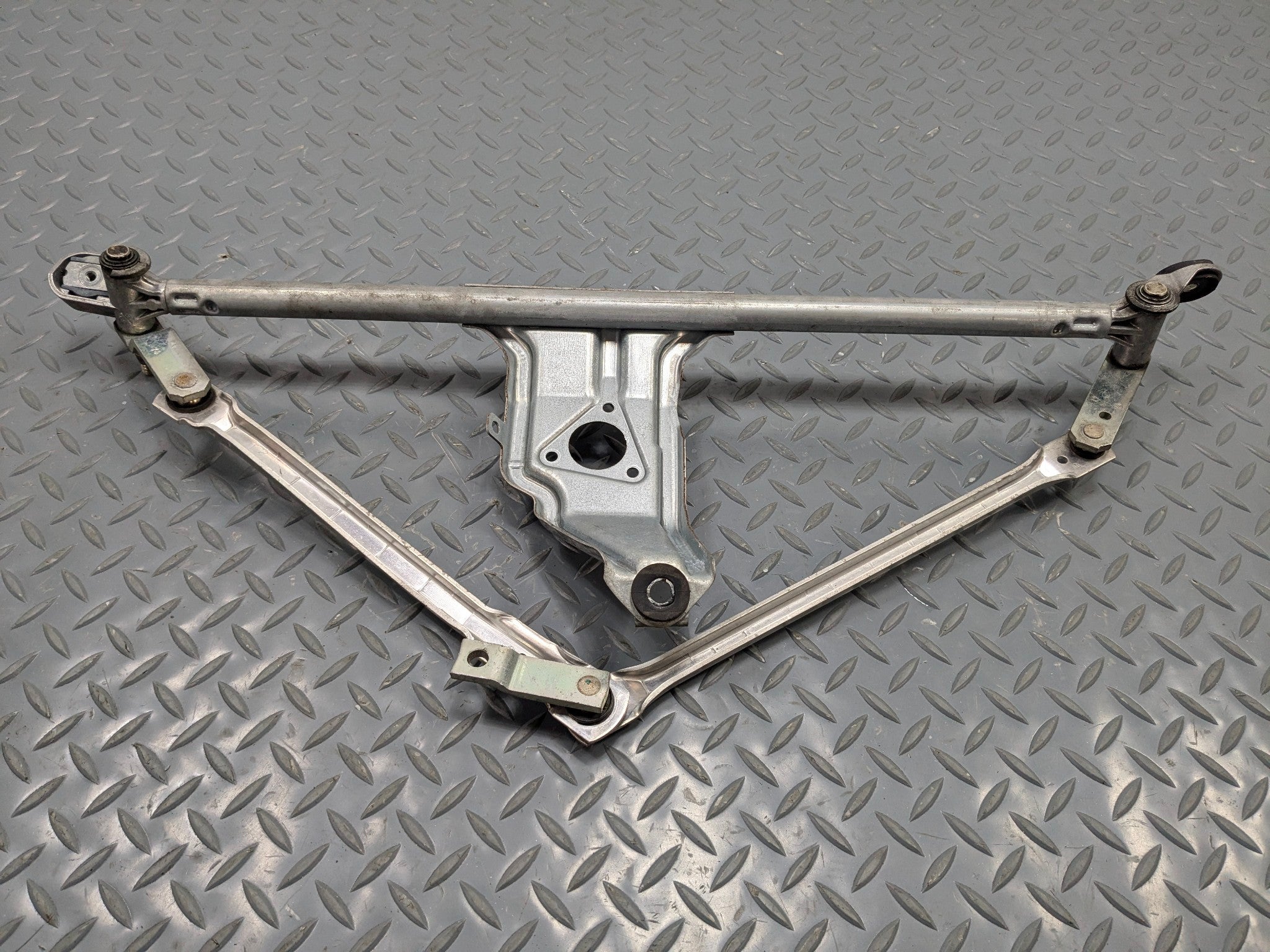 2006 - 2008 OEM PORSCHE CAYMAN FRONT WINDSHIELD WIPER TRANSMISSION LINKAGE