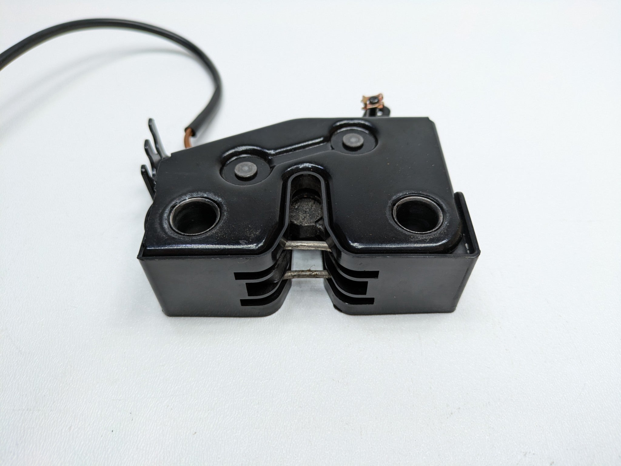 2006 - 2008 OEM PORSCHE CAYMAN REAR TRUNK LID LATCH LOCK ACTUATOR
