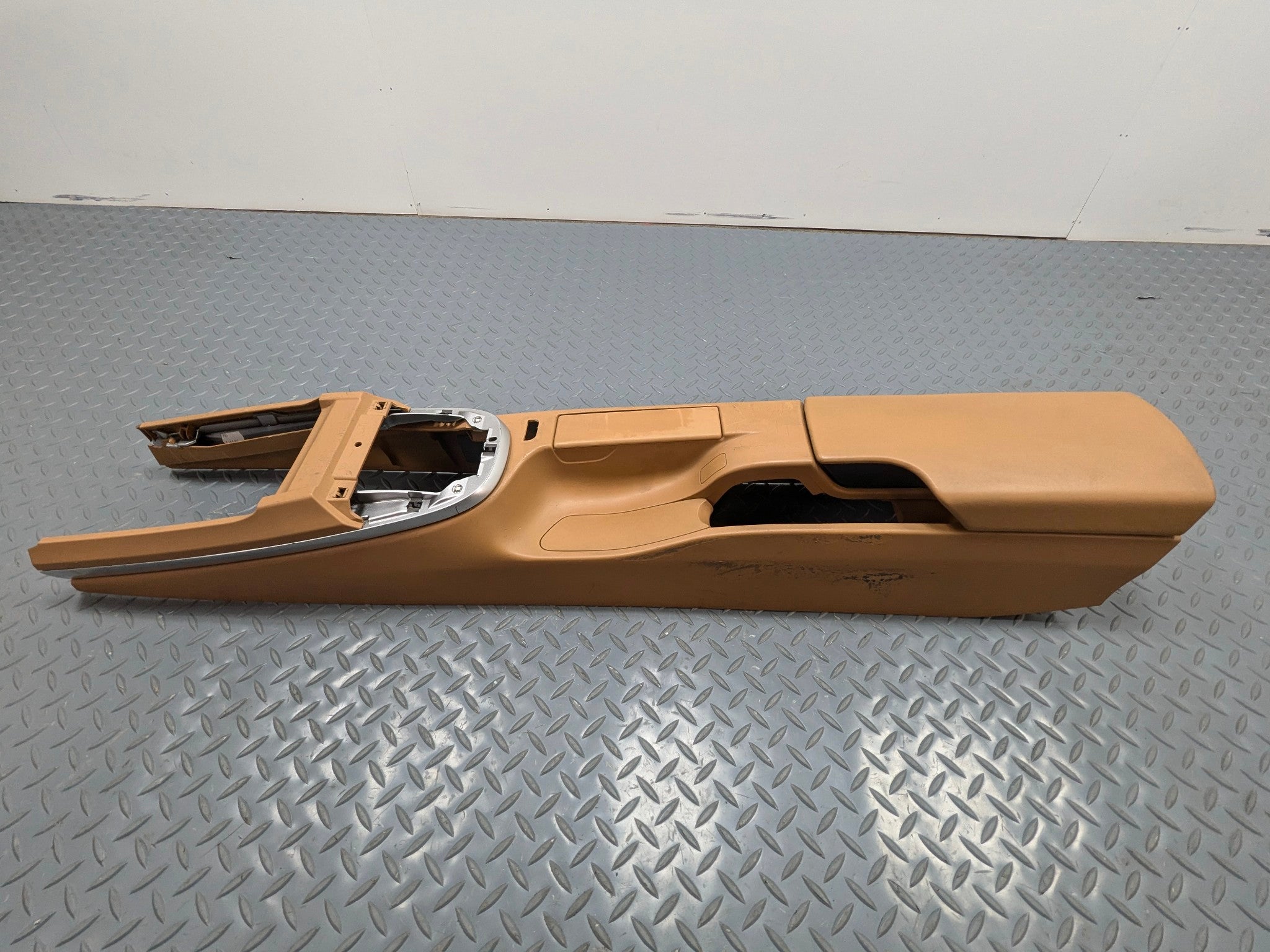 06 - 08 OEM PORSCHE CAYMAN FRONT CENTER CONSOLE ARMREST STORAGE BEIGE