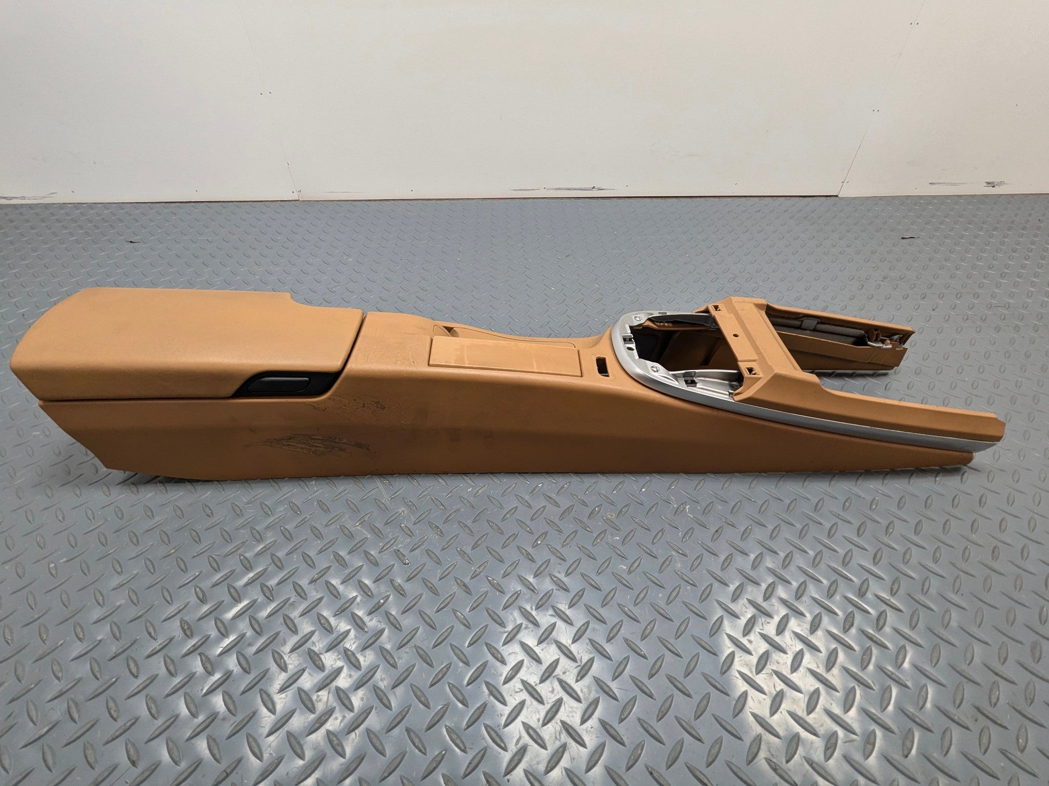 06 - 08 OEM PORSCHE CAYMAN FRONT CENTER CONSOLE ARMREST STORAGE BEIGE