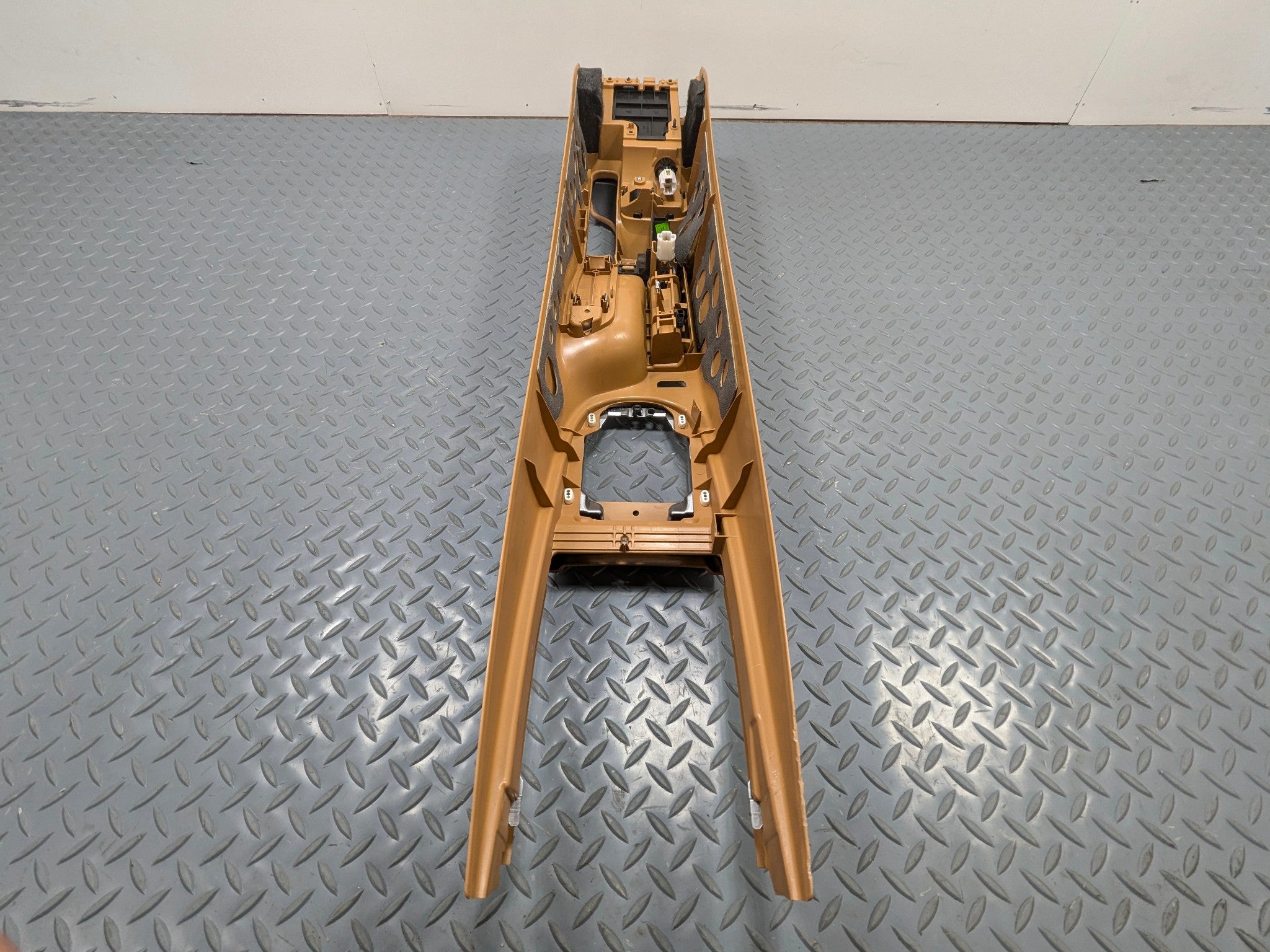 06 - 08 OEM PORSCHE CAYMAN FRONT CENTER CONSOLE ARMREST STORAGE BEIGE
