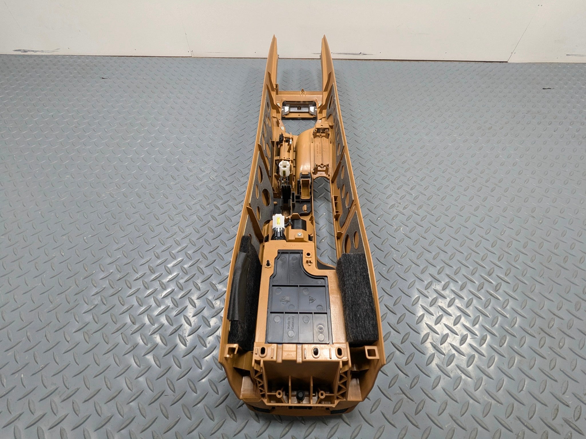 06 - 08 OEM PORSCHE CAYMAN FRONT CENTER CONSOLE ARMREST STORAGE BEIGE