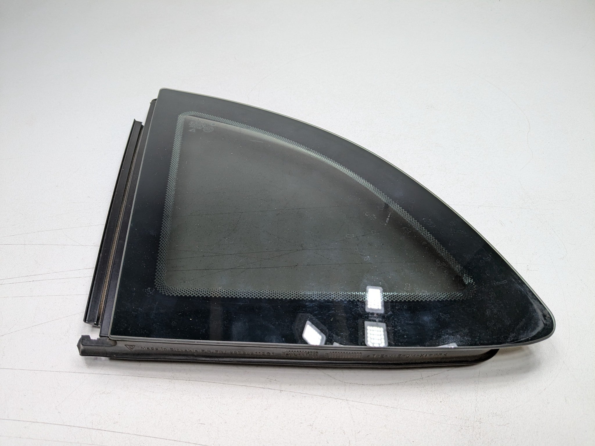 2006 - 2008 OEM PORSCHE CAYMAN REAR RIGHT PASSENGER SIDE DOOR VENT WINDOW GLASS