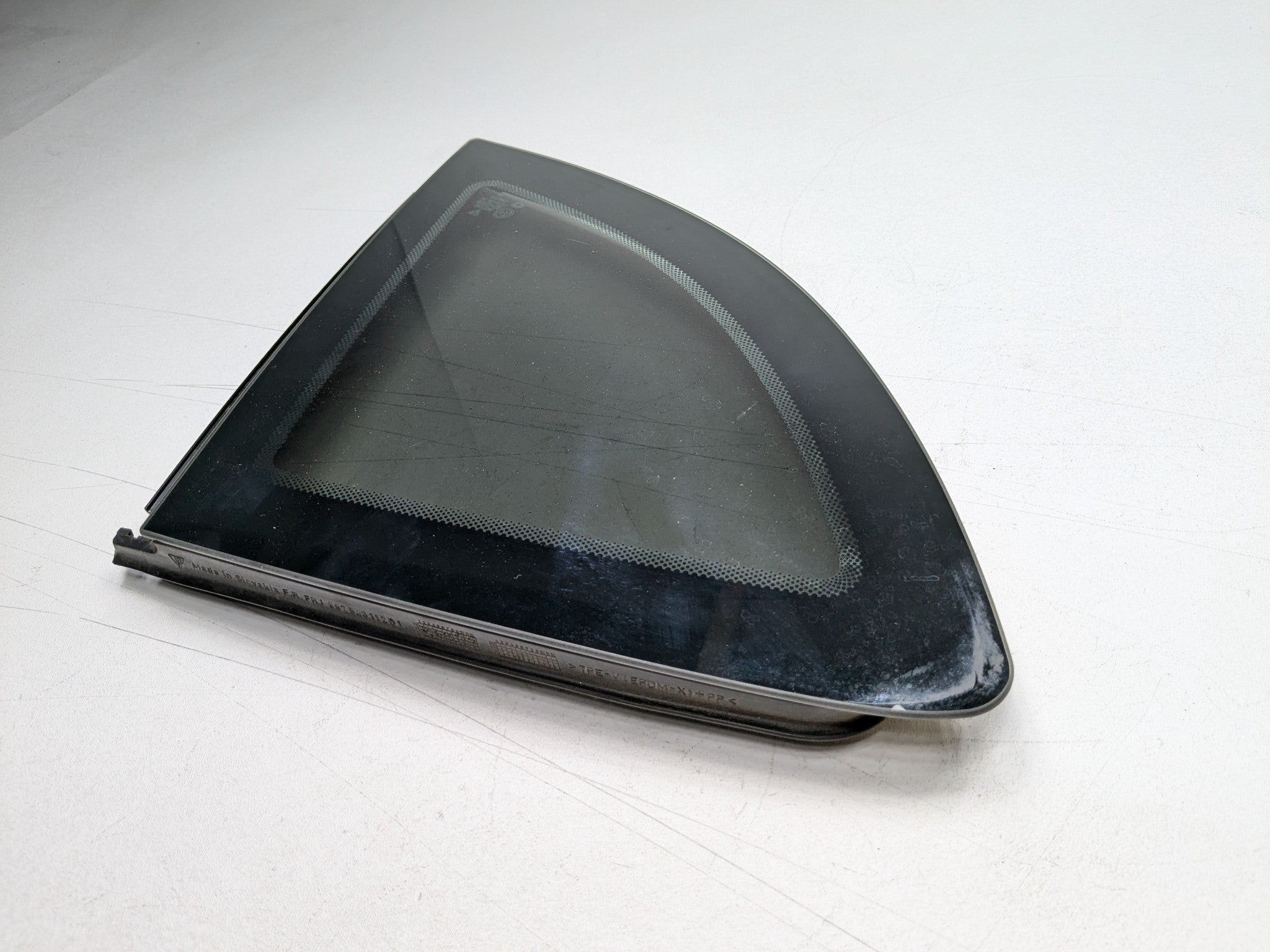2006 - 2008 OEM PORSCHE CAYMAN REAR RIGHT PASSENGER SIDE DOOR VENT WINDOW GLASS