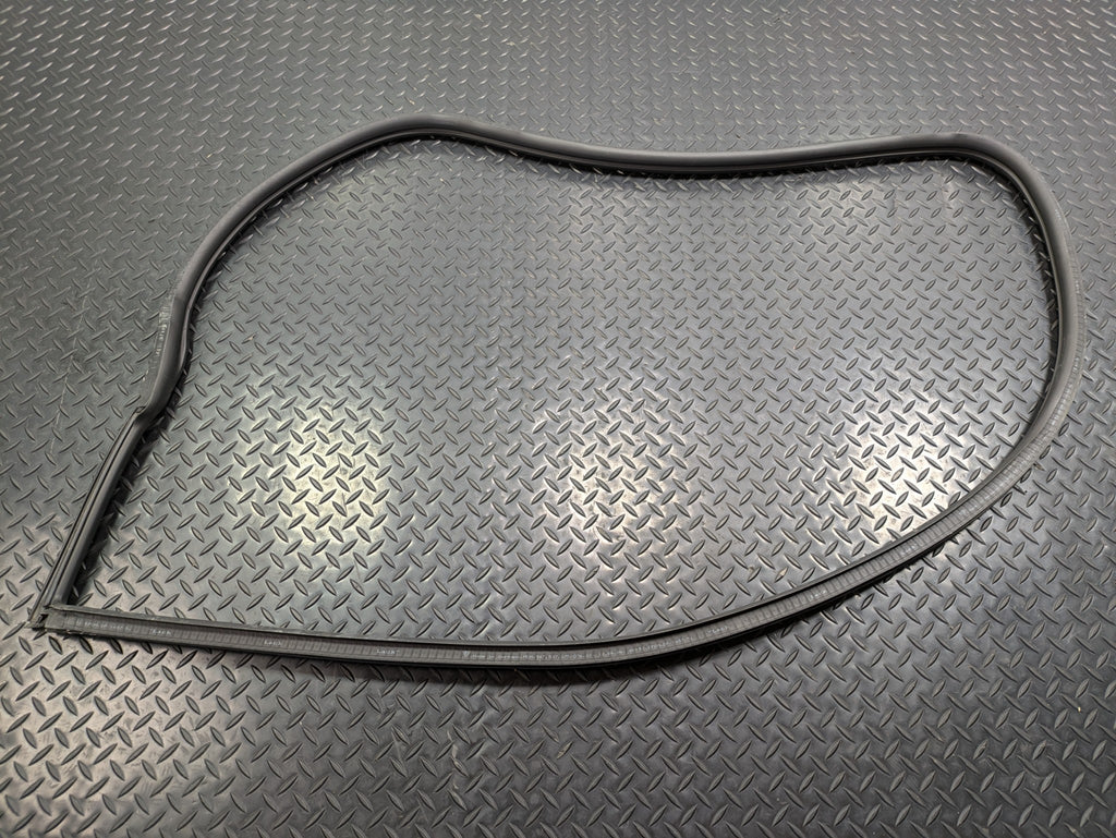 06 - 08 OEM PORSCHE CAYMAN FRONT RIGHT SIDE TRUNK HATCH SEAL WEATHER STRIPPING