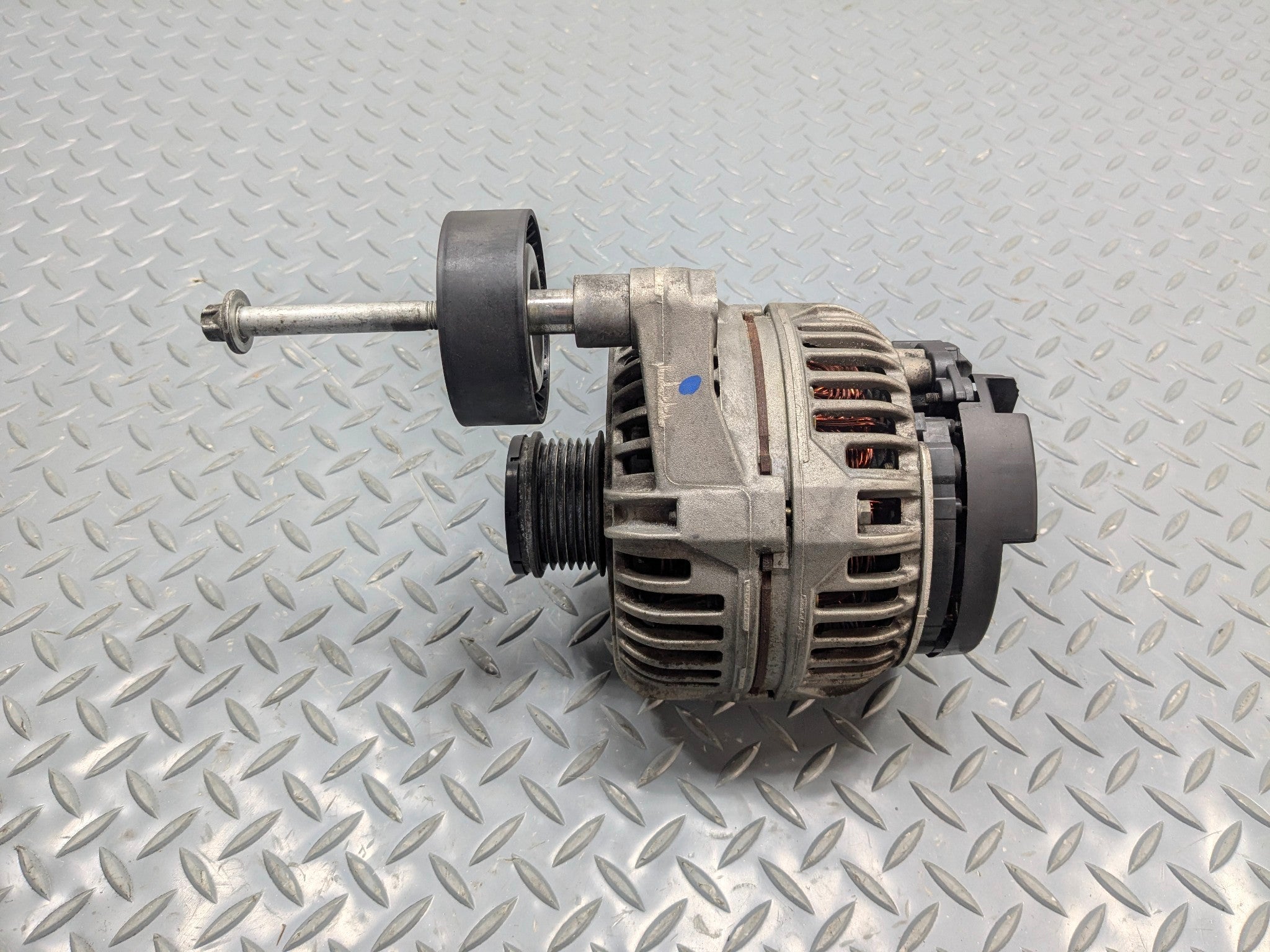 2006 - 2008 OEM PORSCHE CAYMAN POWER GENERATOR ENGINE MOTOR ALTERNATOR ASSEMBLY