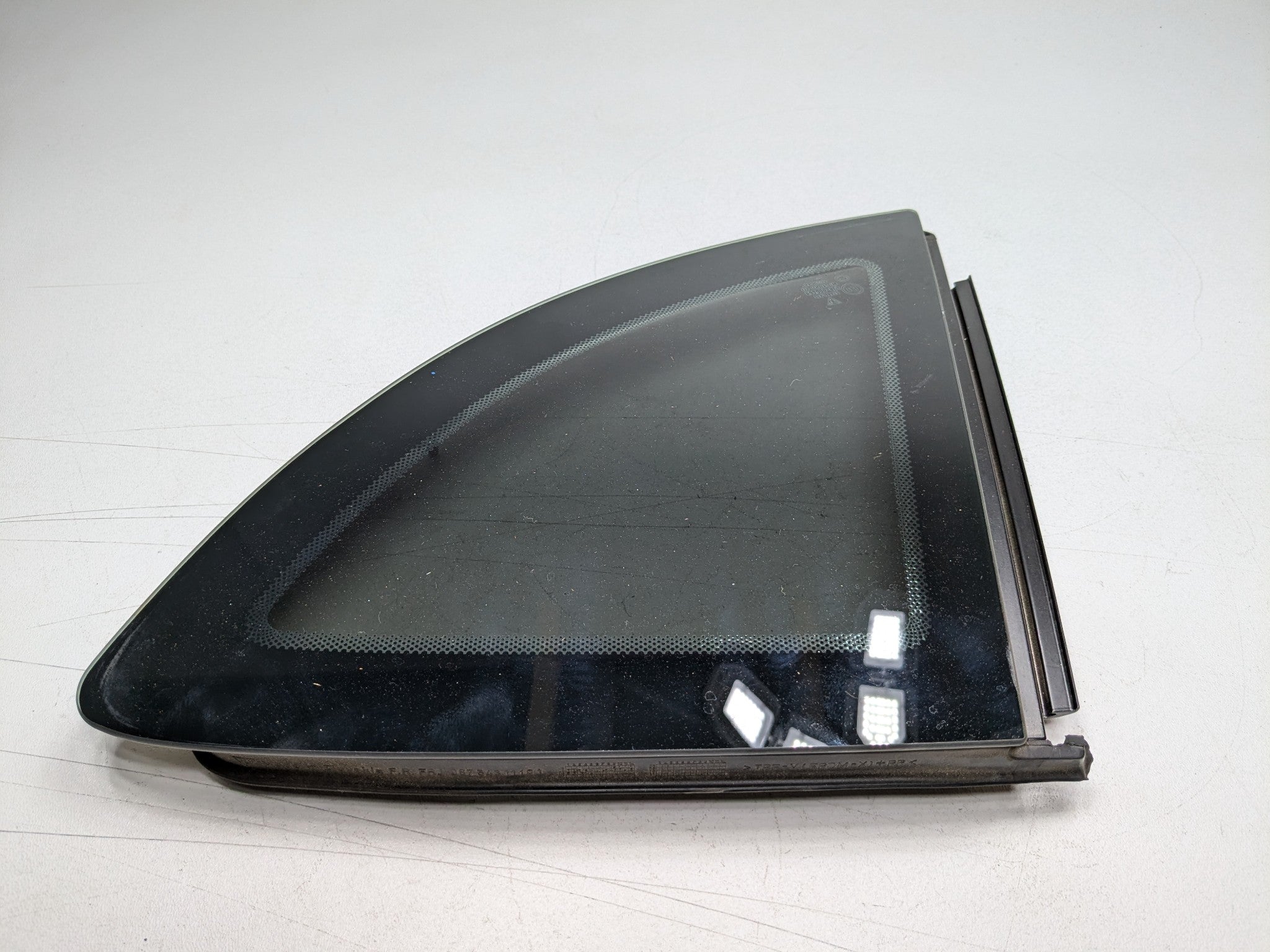 2006 - 2008 OEM PORSCHE CAYMAN REAR LEFT DRIVER SIDE DOOR VENT WINDOW GLASS