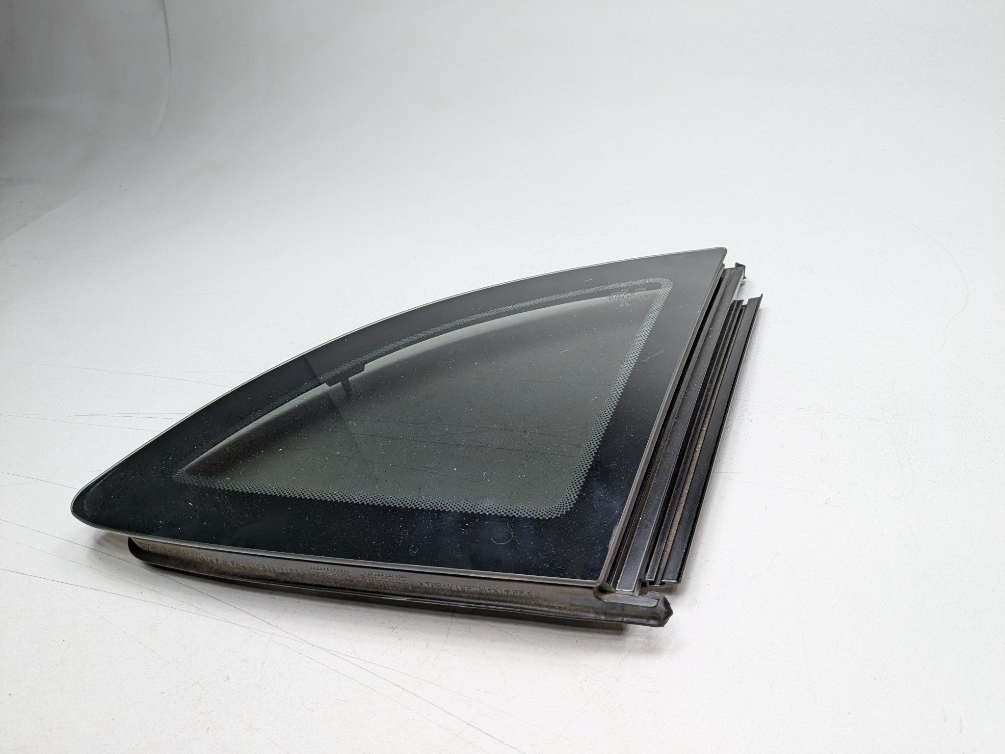 2006 - 2008 OEM PORSCHE CAYMAN REAR LEFT DRIVER SIDE DOOR VENT WINDOW GLASS