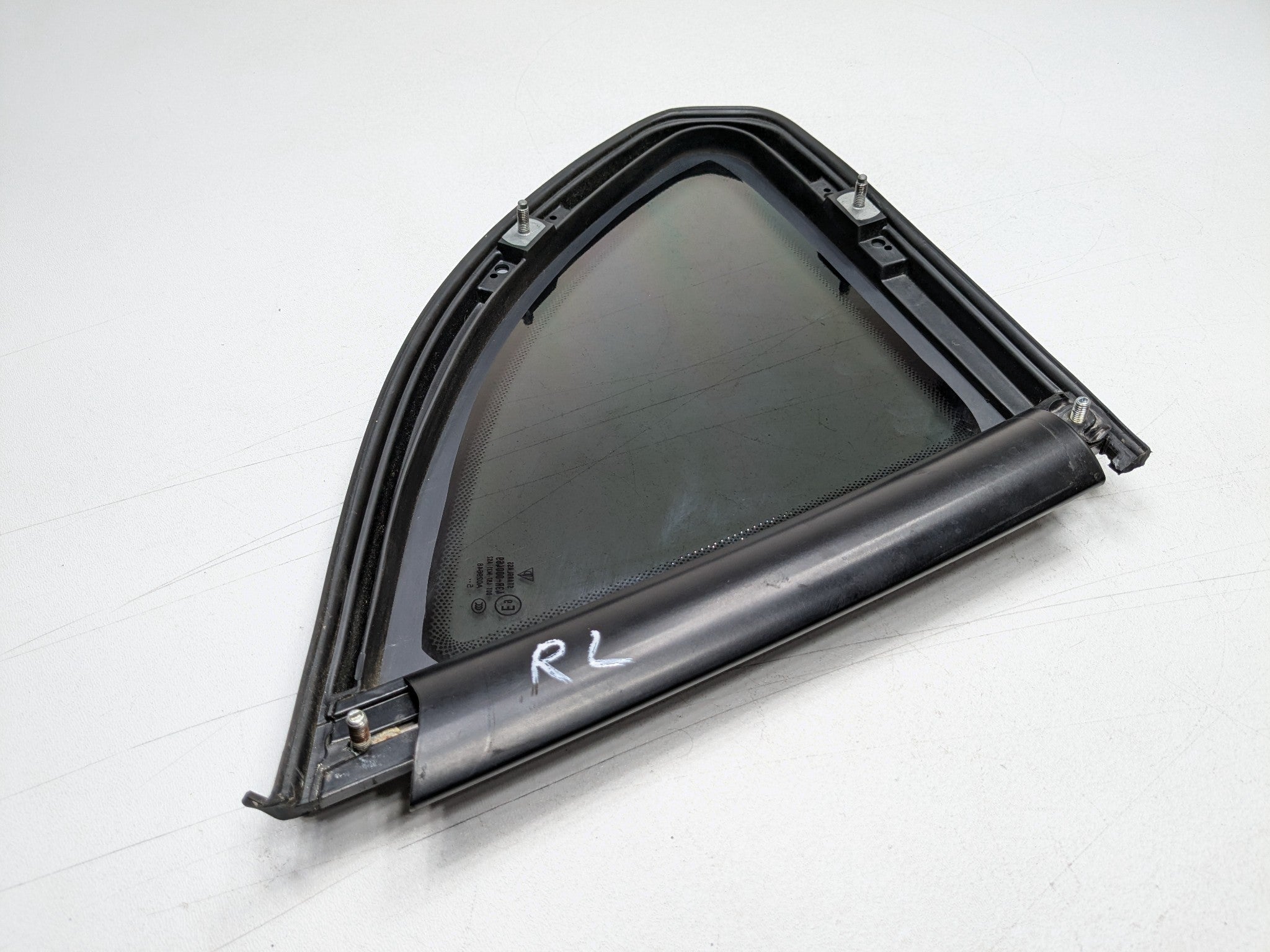 2006 - 2008 OEM PORSCHE CAYMAN REAR LEFT DRIVER SIDE DOOR VENT WINDOW GLASS