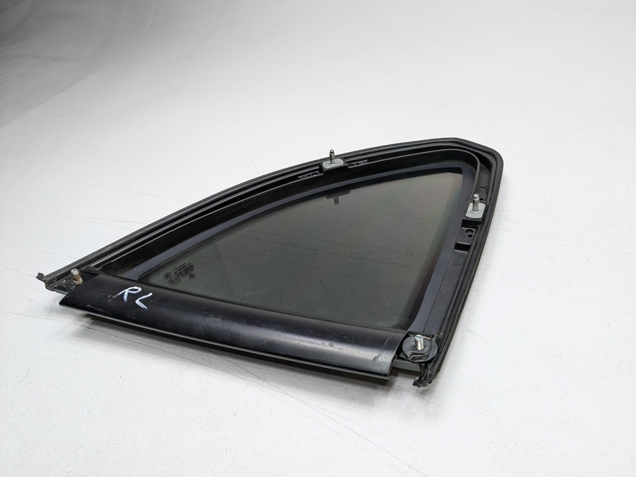 2006 - 2008 OEM PORSCHE CAYMAN REAR LEFT DRIVER SIDE DOOR VENT WINDOW GLASS