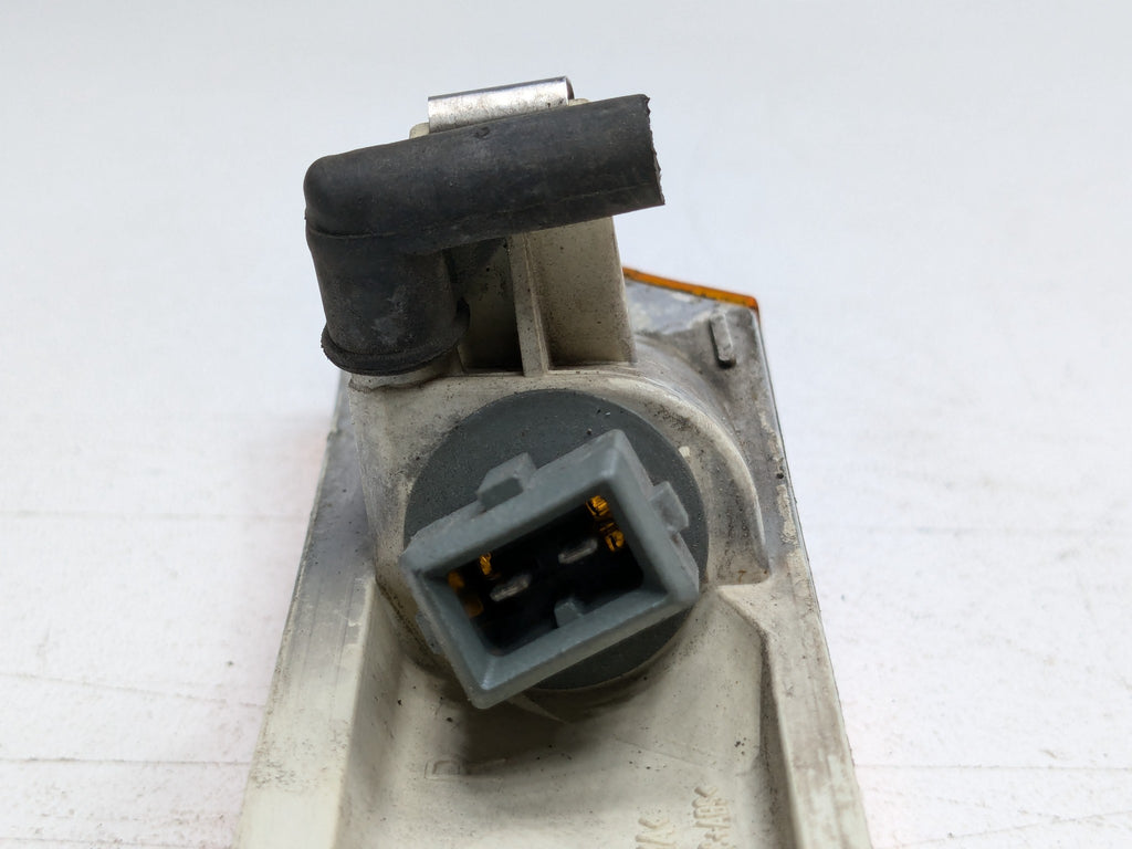 06 - 08 OEM PORSCHE CAYMAN FRONT RIGHT PASSENGER SIDE TURN SIGNAL MARKER LIGHT