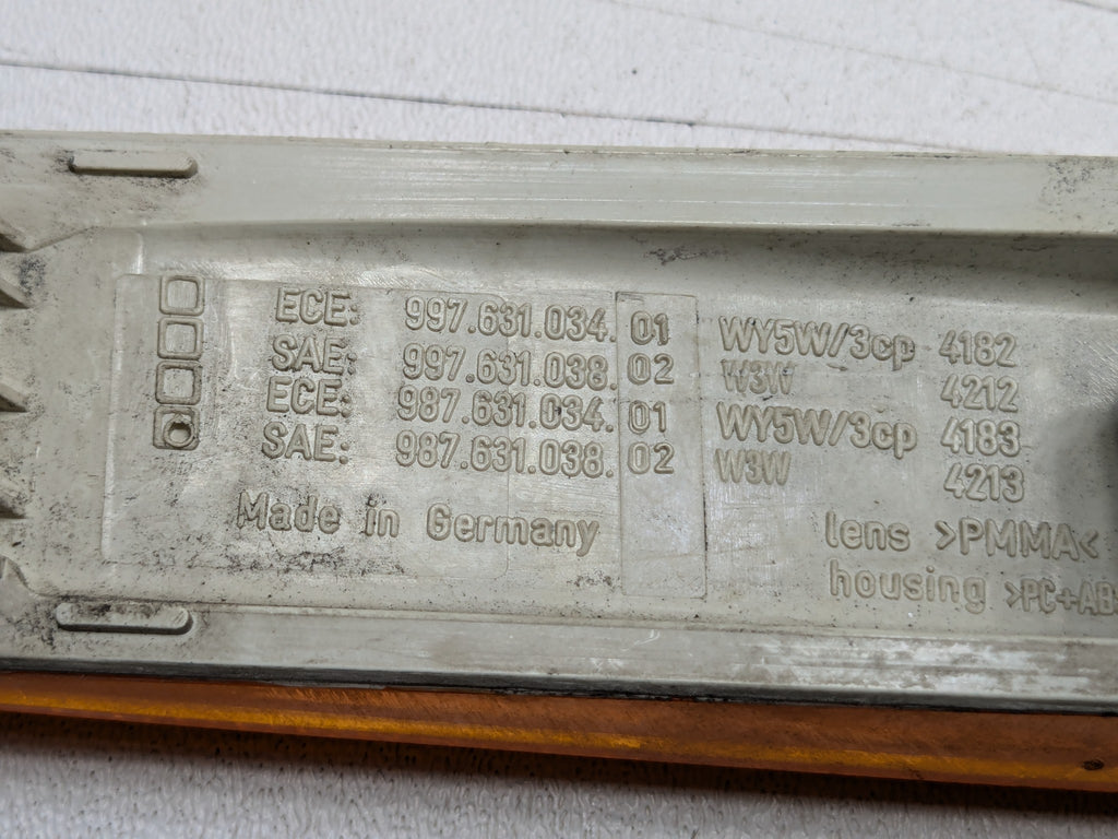 06 - 08 OEM PORSCHE CAYMAN FRONT RIGHT PASSENGER SIDE TURN SIGNAL MARKER LIGHT