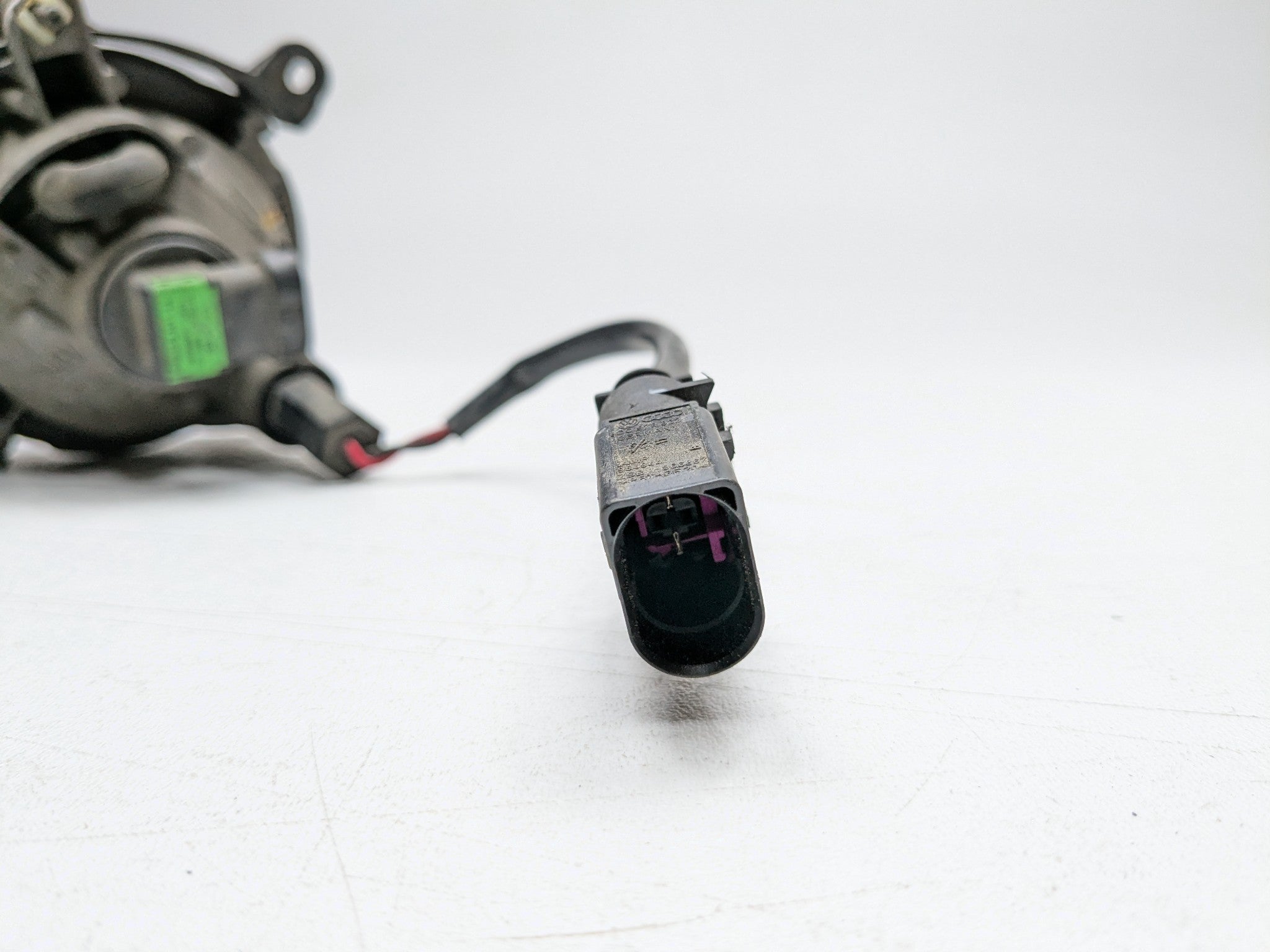 2006 - 2008 OEM PORSCHE CAYMAN FRONT RIGHT PASSENGER SIDE FOG LIGHT ASSEMBLY