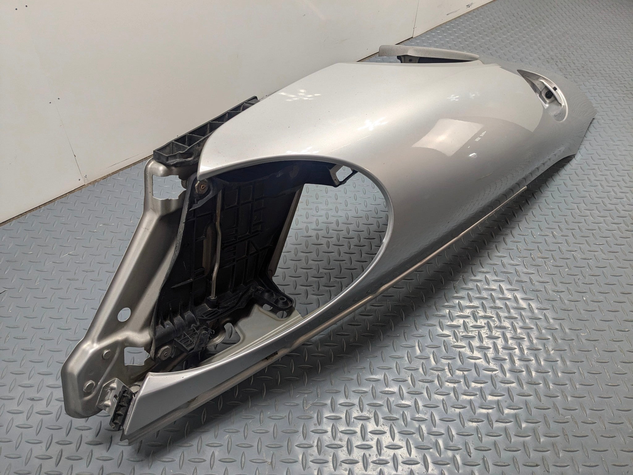 2006 - 2008 OEM PORSCHE CAYMAN FRONT RIGHT PASSENGER SIDE FENDER COVER PANEL