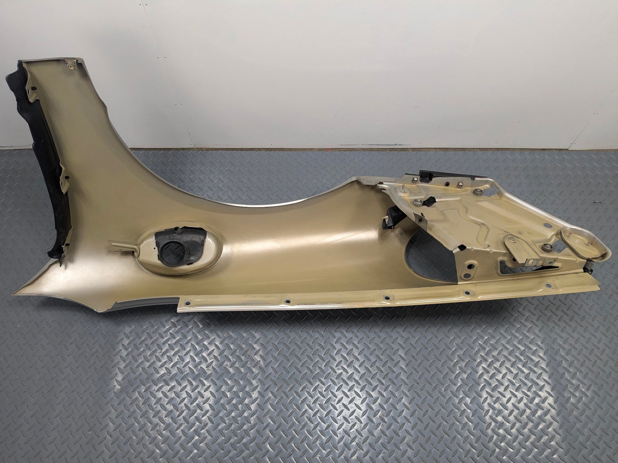 2006 - 2008 OEM PORSCHE CAYMAN FRONT RIGHT PASSENGER SIDE FENDER COVER PANEL