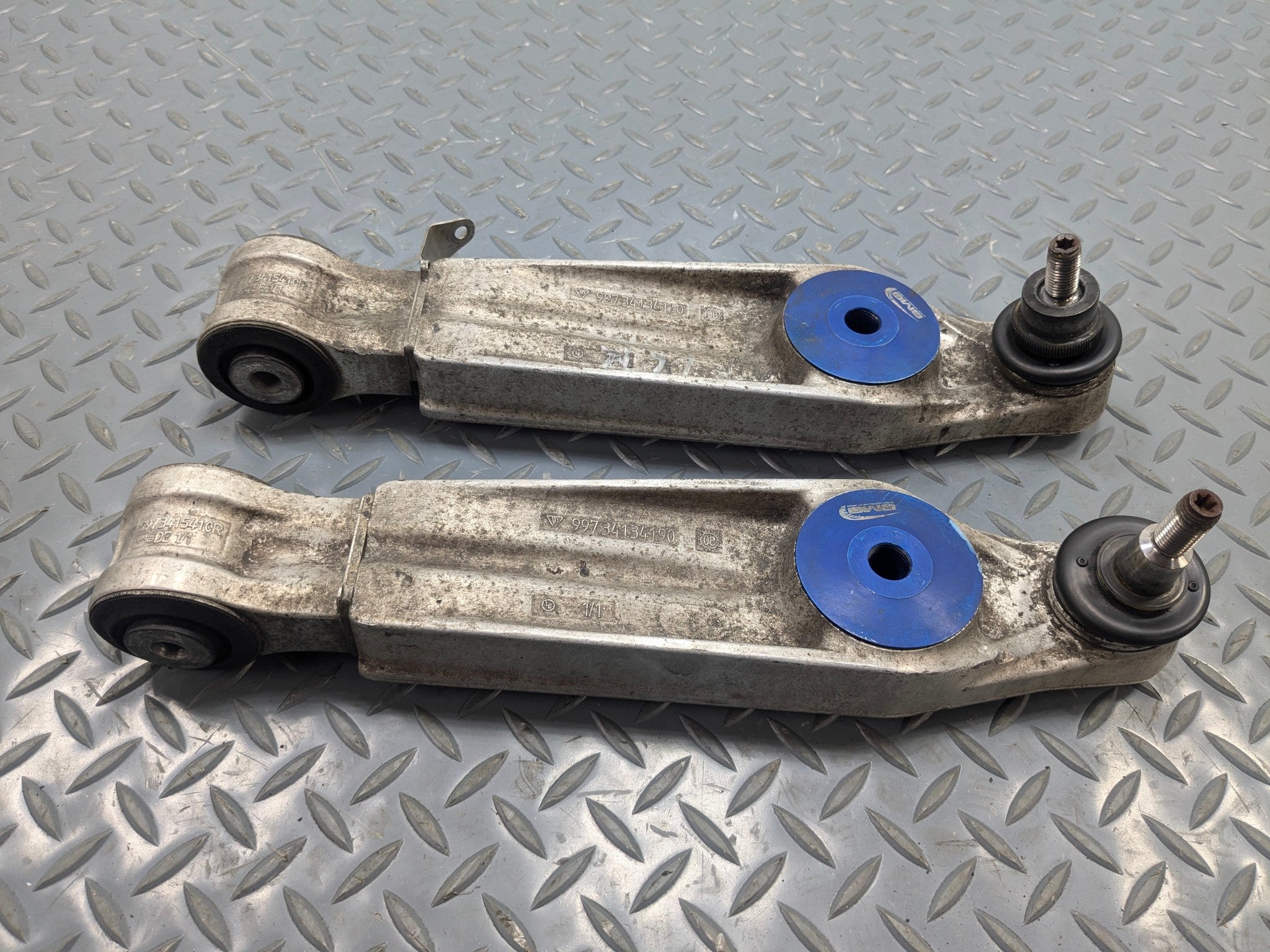 2006 - 2008 OEM PORSCHE CAYMAN FRONT LEFT AND RIGHT SIDE LOWER CONTROL ARM SET